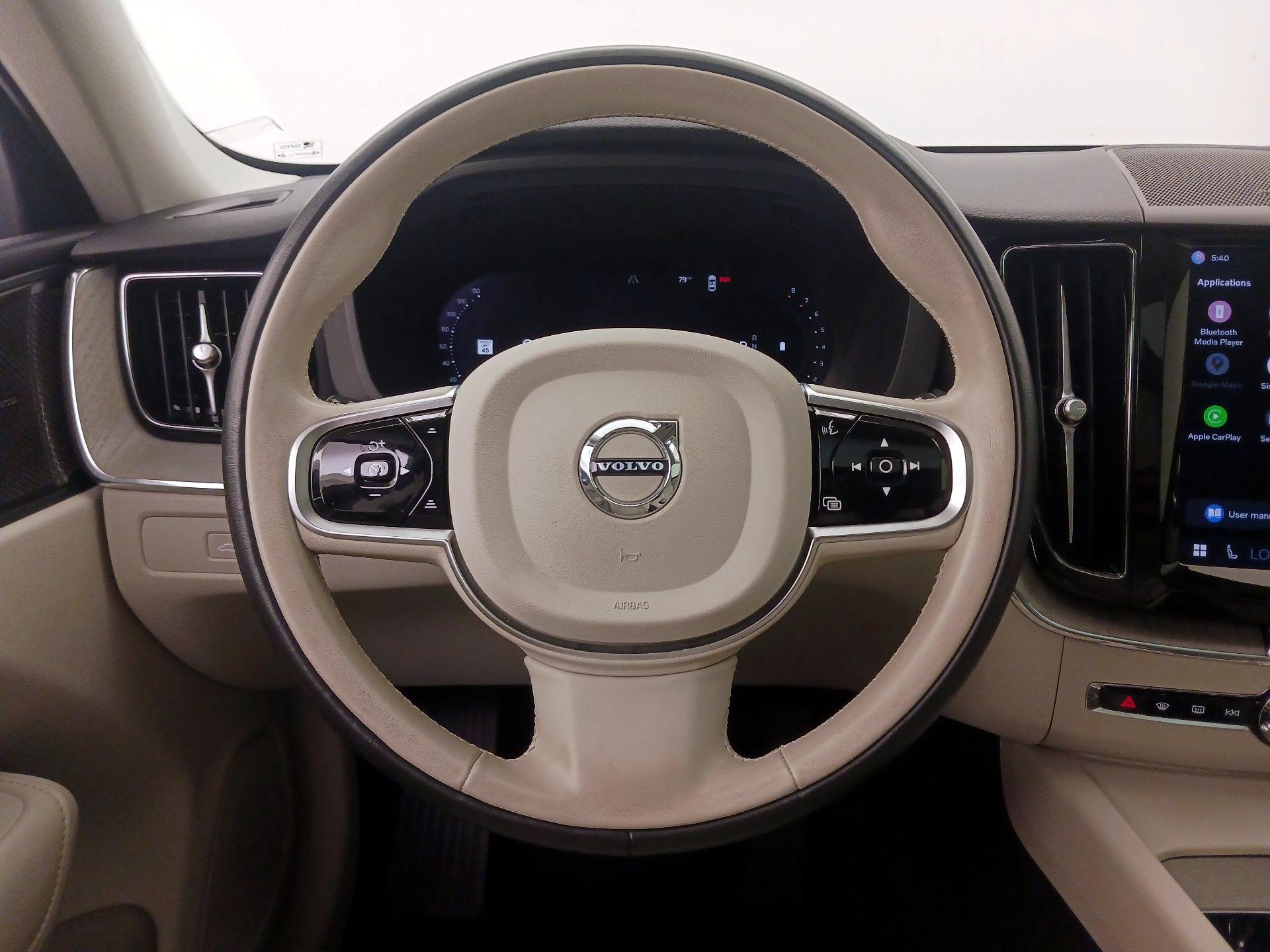 Thumbnail: 2023 Volvo XC60 - 10