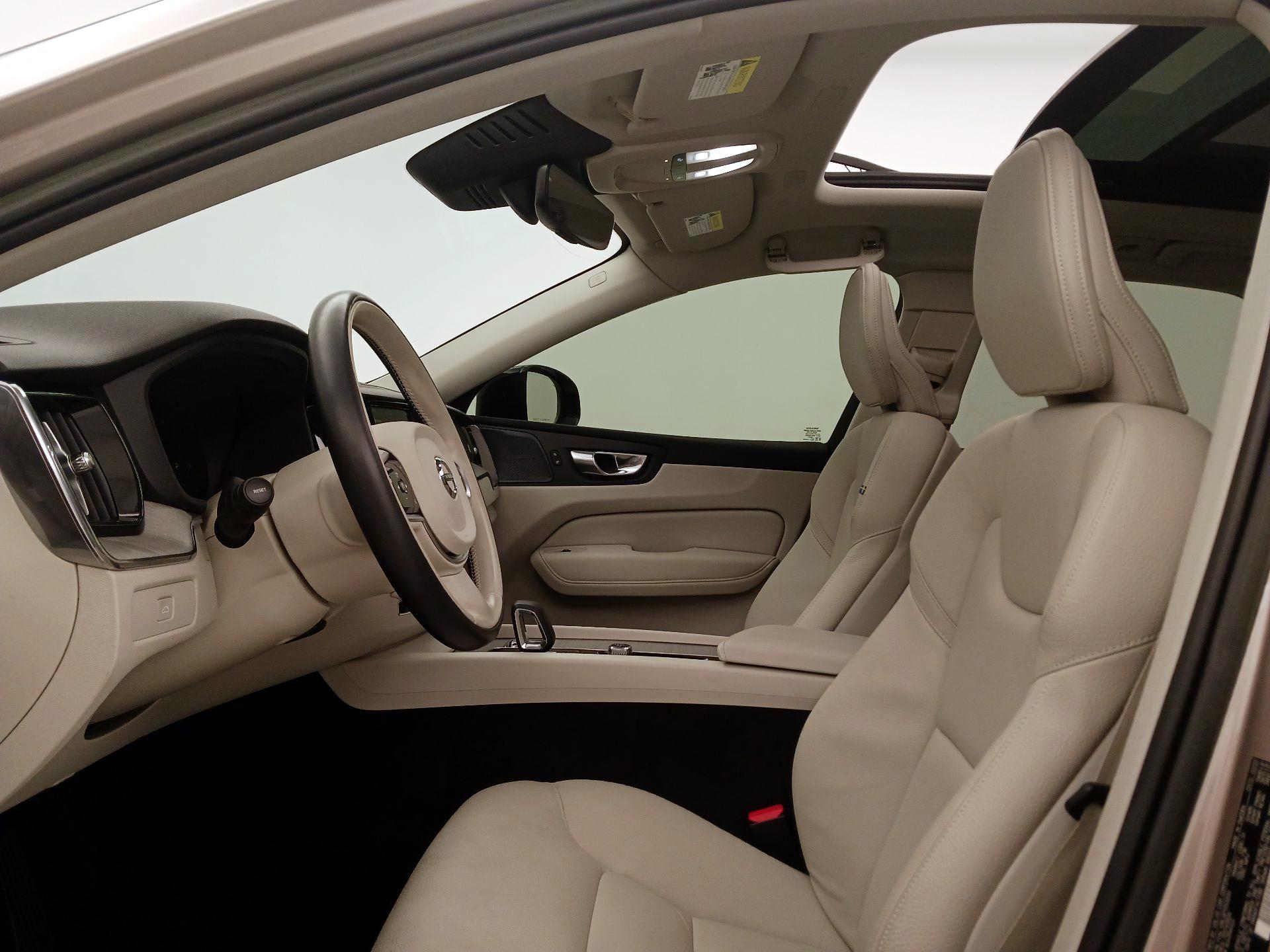 Thumbnail: 2023 Volvo XC60 - 19