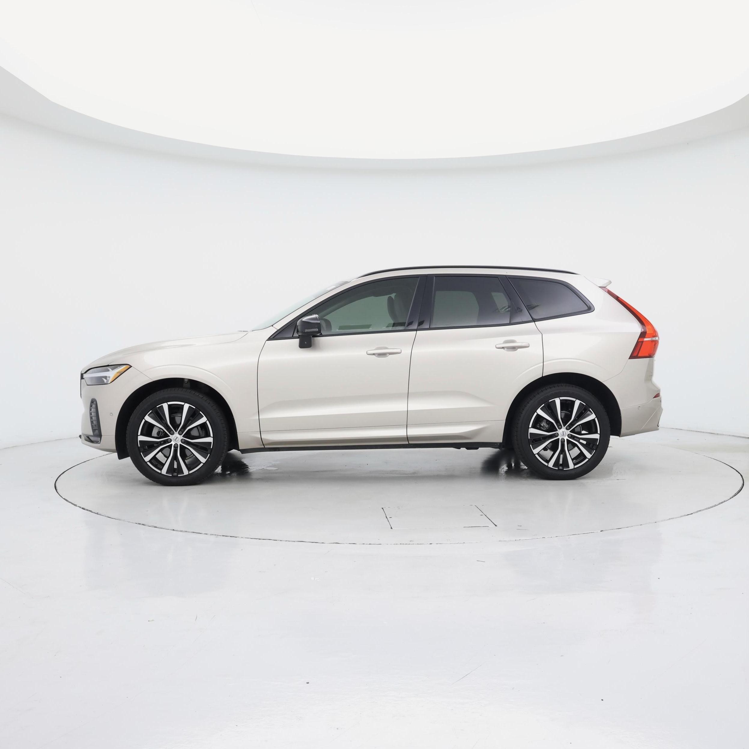 Thumbnail: 2023 Volvo XC60 - 3