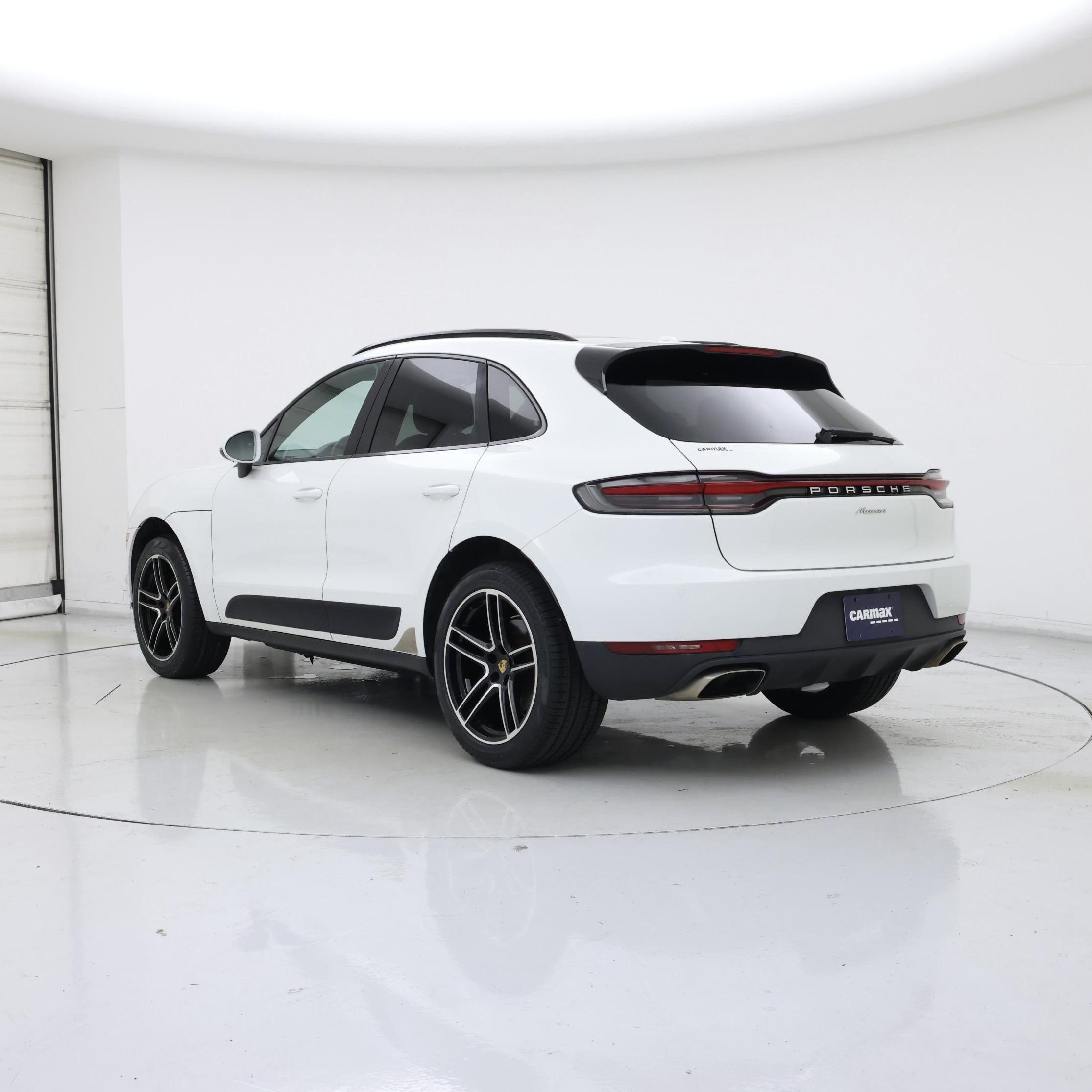 Thumbnail: 2020 Porsche Macan - 2