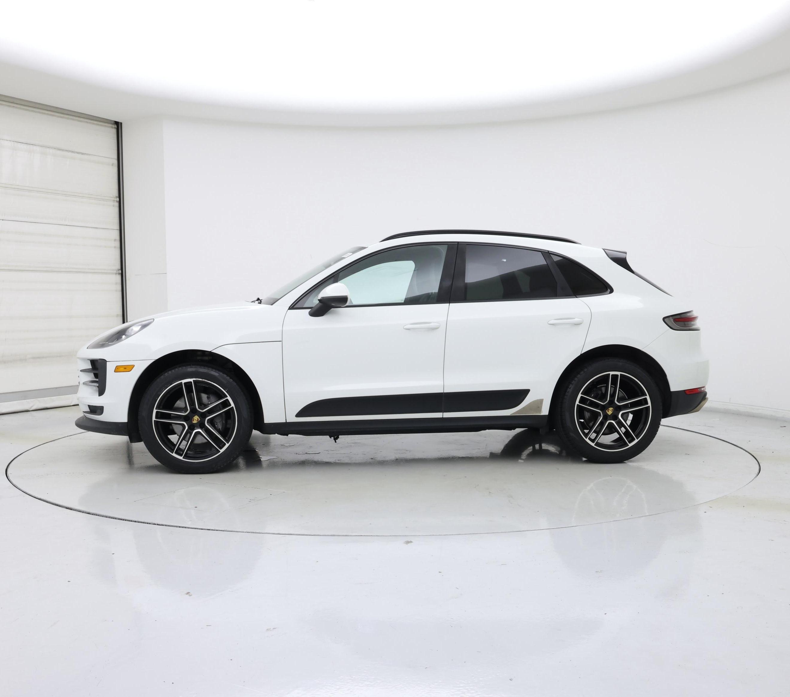 Thumbnail: 2020 Porsche Macan - 3
