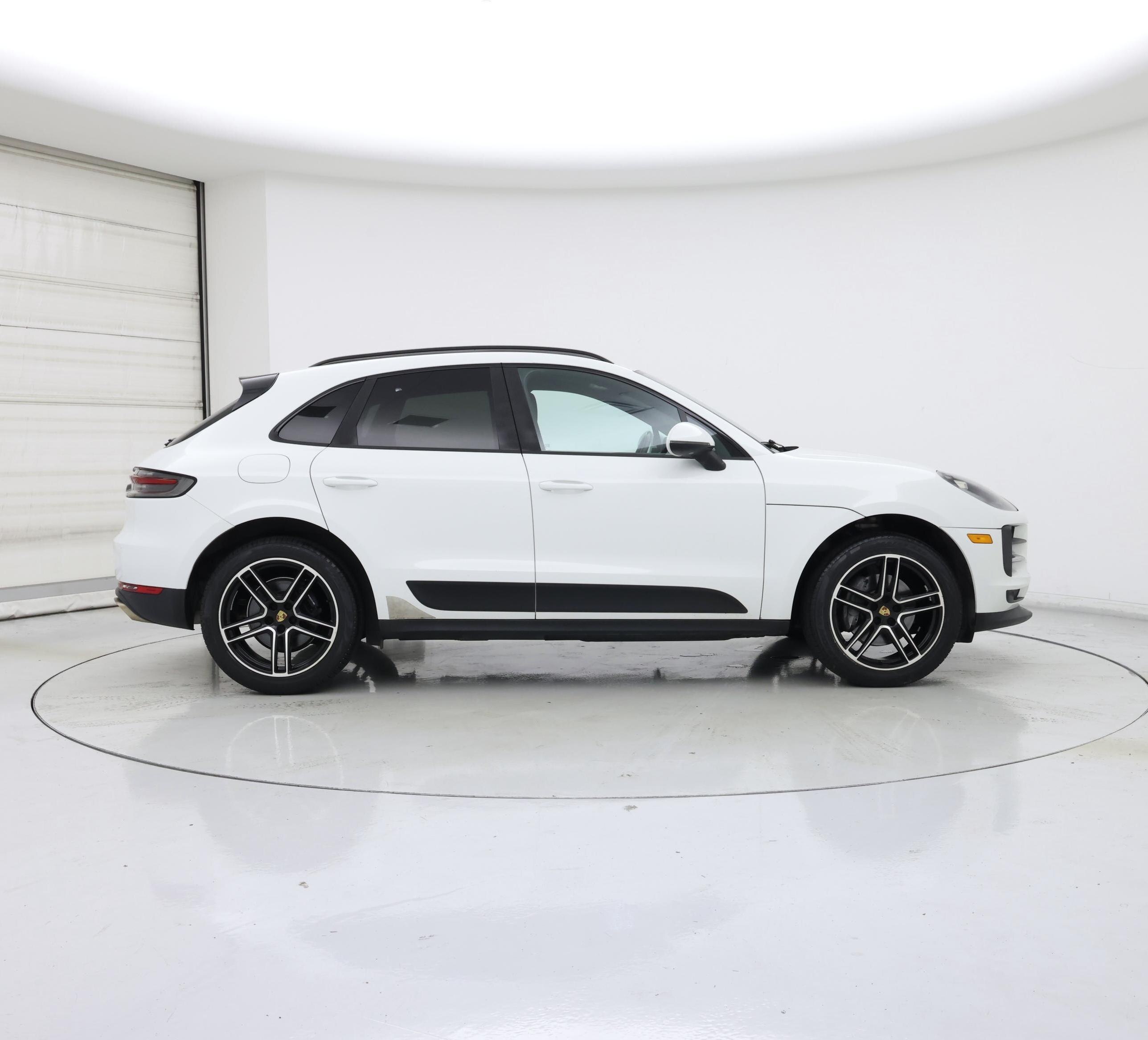 Thumbnail: 2020 Porsche Macan - 7
