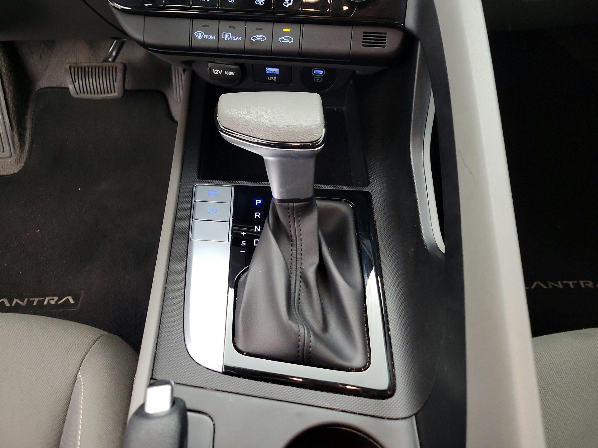 Thumbnail: 2024 Hyundai Elantra - 18