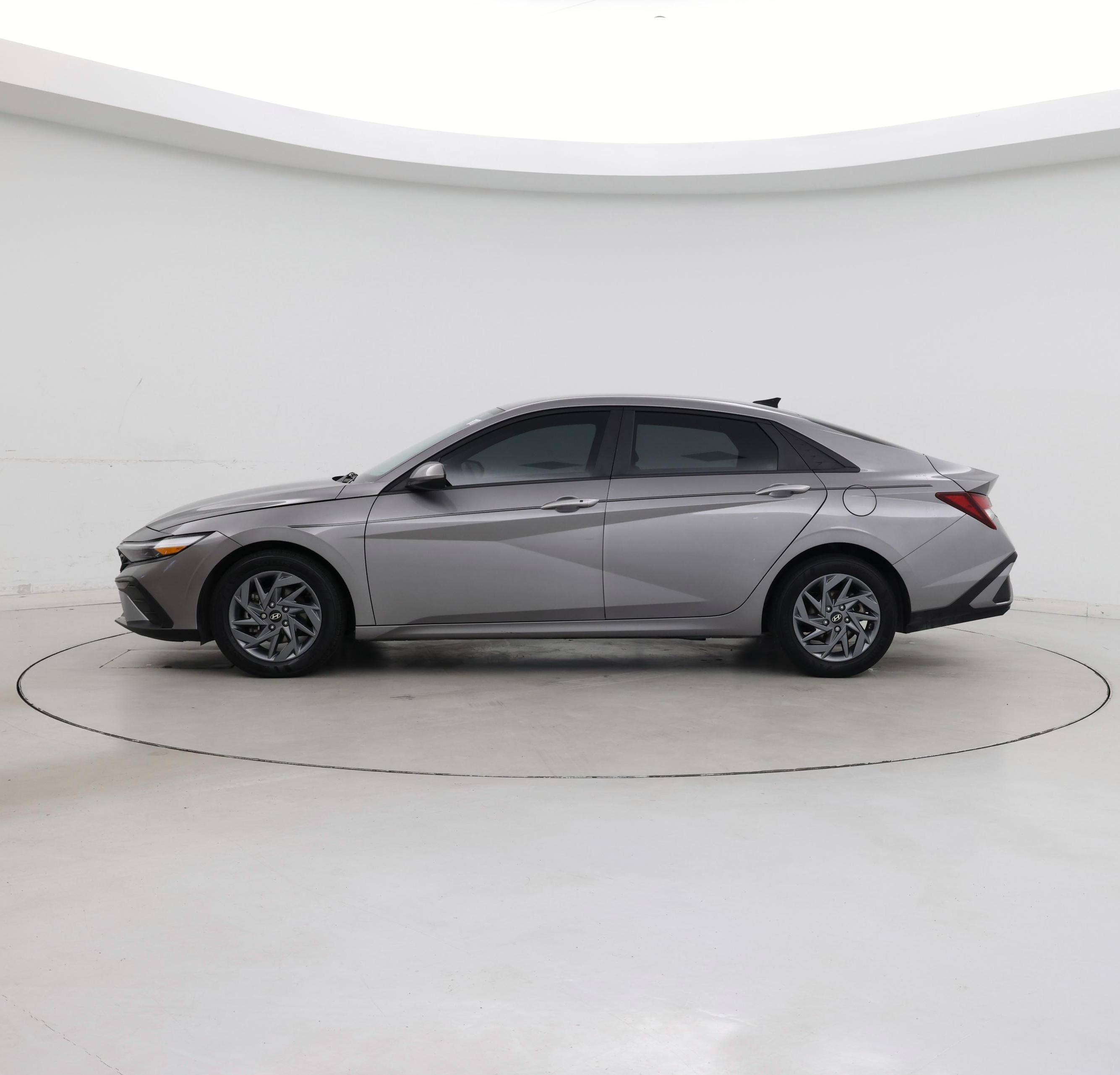 Thumbnail: 2024 Hyundai Elantra - 3