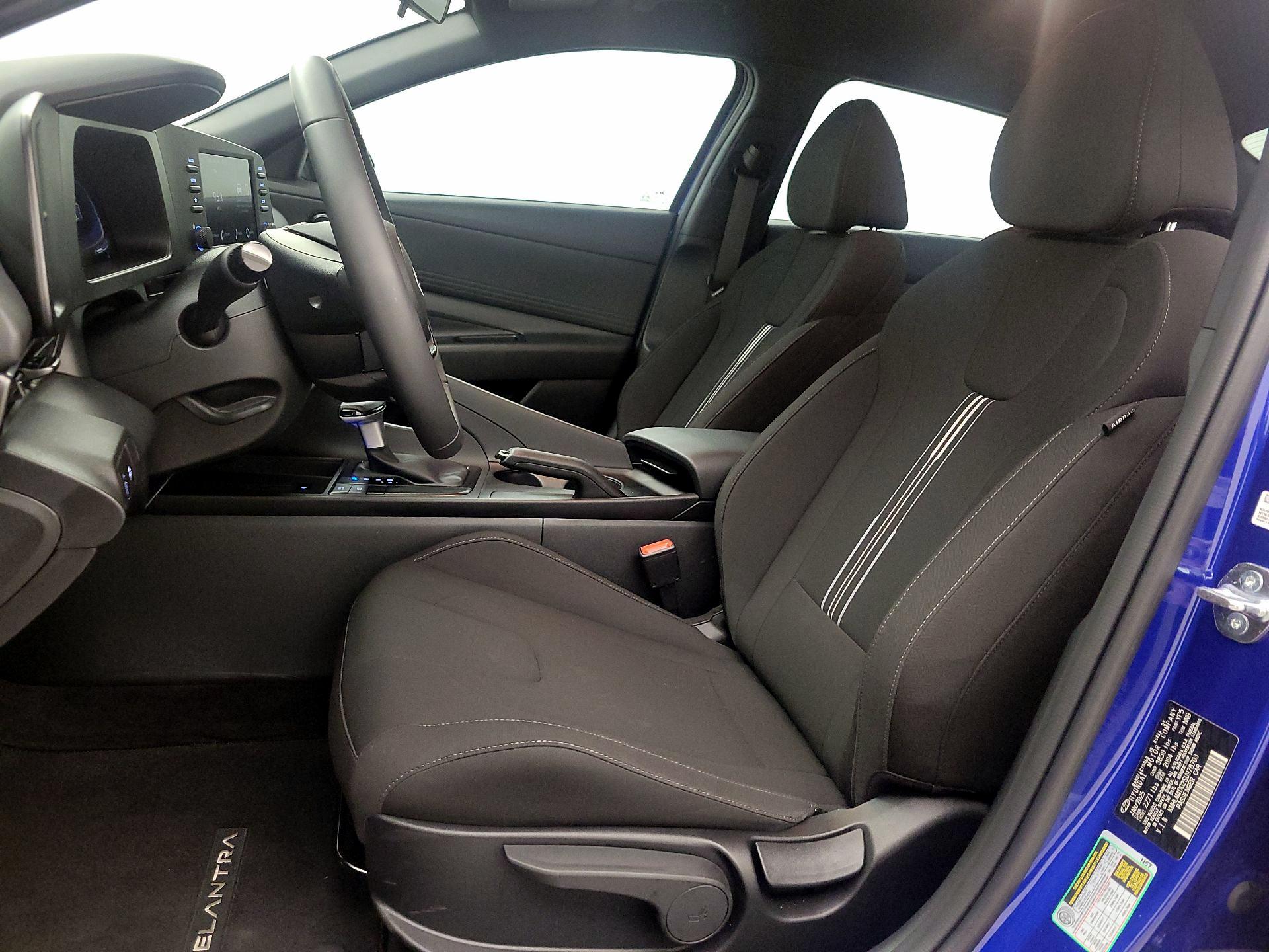 Thumbnail: 2025 Hyundai Elantra - 11
