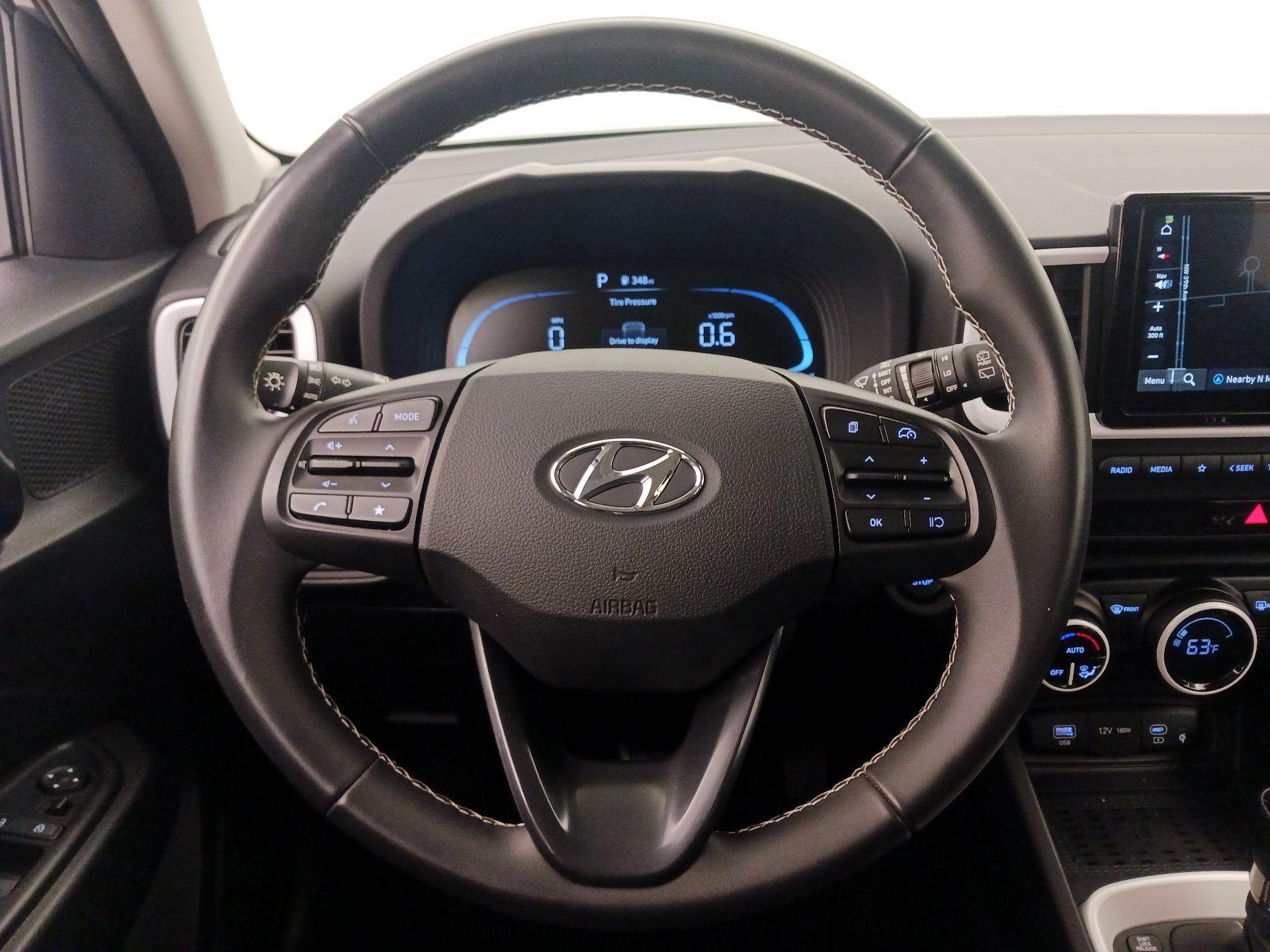 Thumbnail: 2023 Hyundai Venue - 10