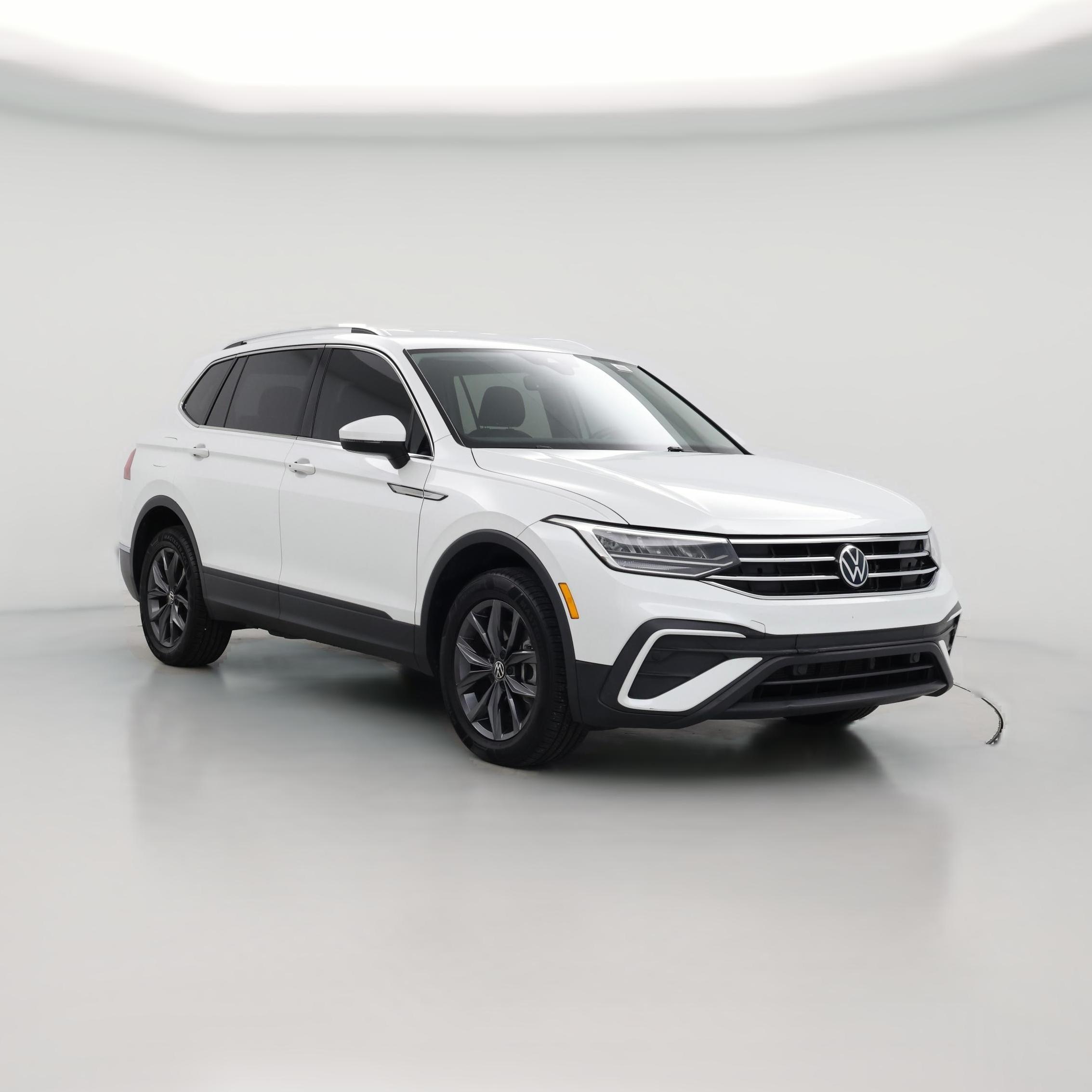 Thumbnail: 2023 Volkswagen Tiguan - 1