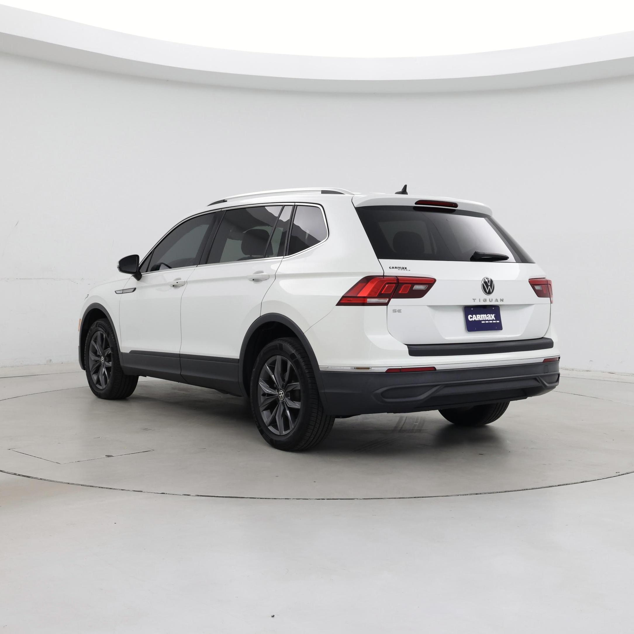 Thumbnail: 2023 Volkswagen Tiguan - 2