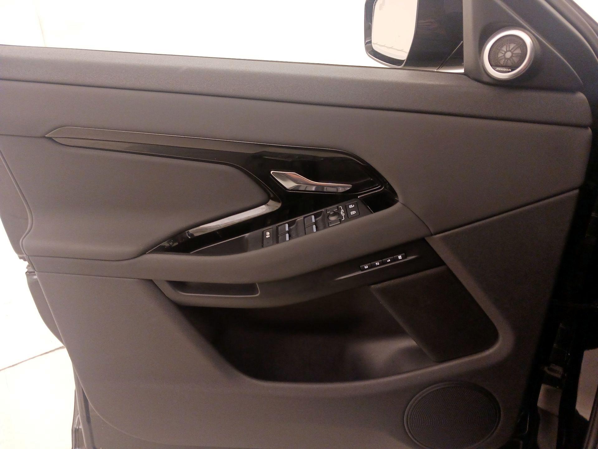 Thumbnail: 2024 Land Rover Range Rover Evoque - 12