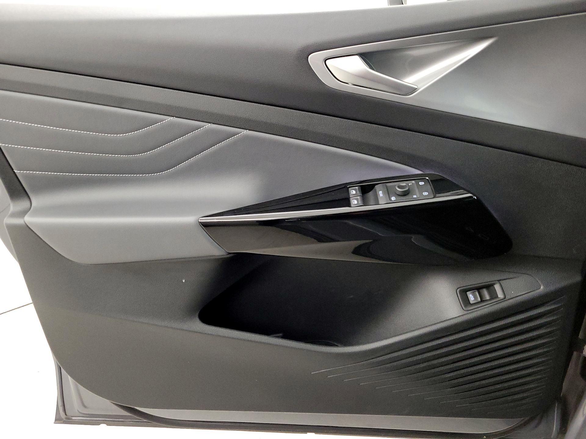 Thumbnail: 2023 Volkswagen ID.4 - 12