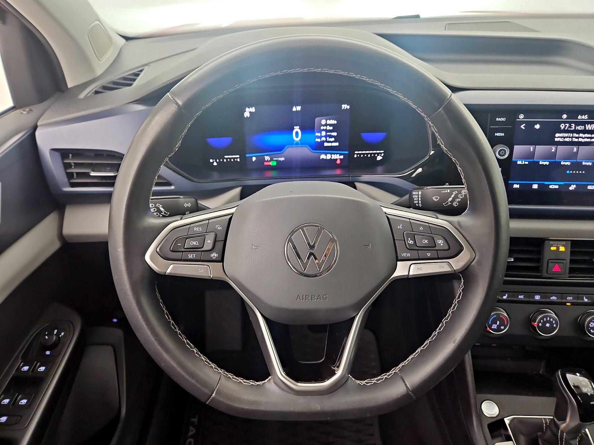 Thumbnail: 2022 Volkswagen Taos - 10