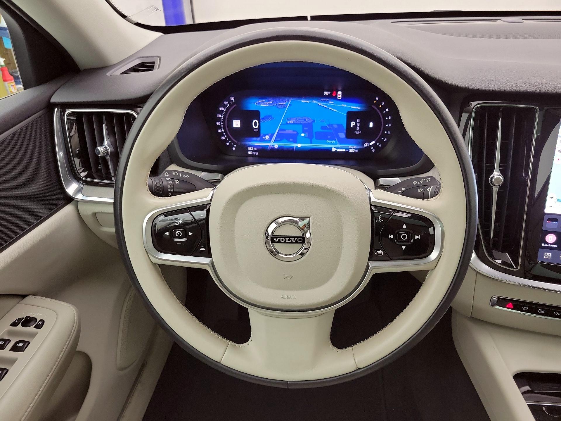Thumbnail: 2025 Volvo S60 - 10