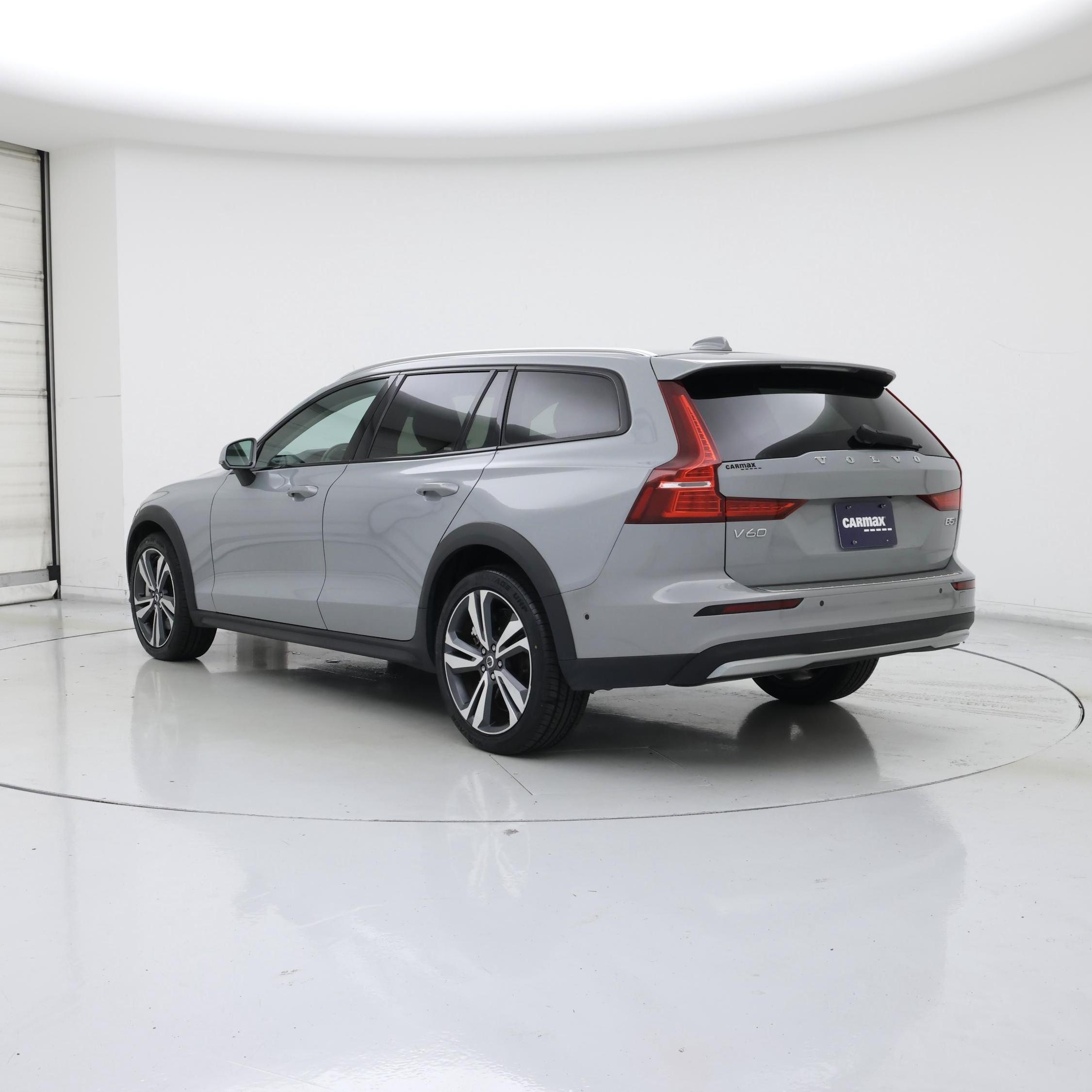 Thumbnail: 2025 Volvo S60 - 2