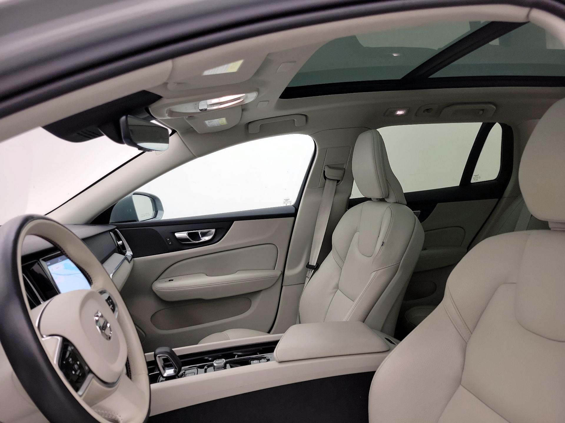 Thumbnail: 2025 Volvo S60 - 20