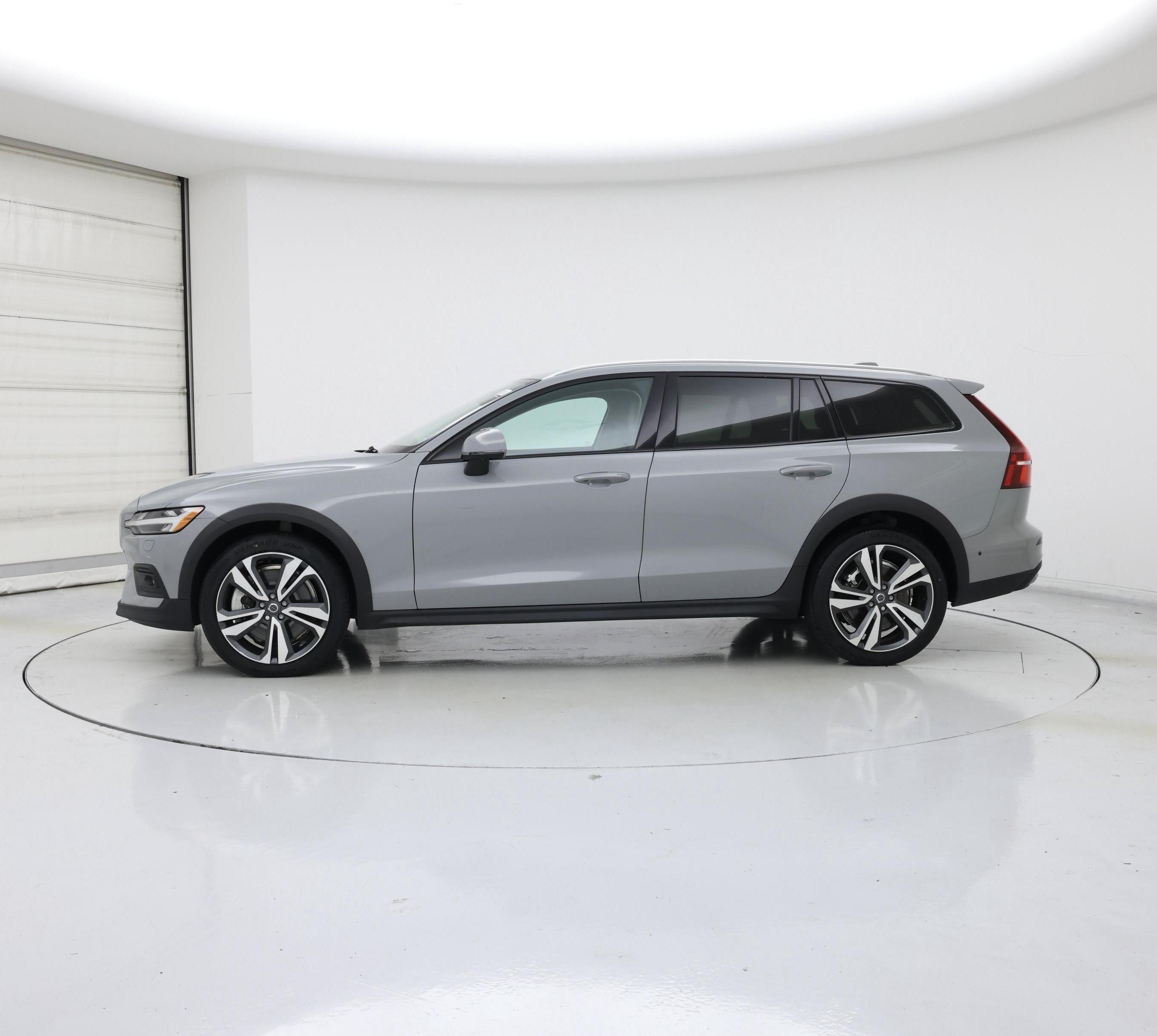 Thumbnail: 2025 Volvo S60 - 3