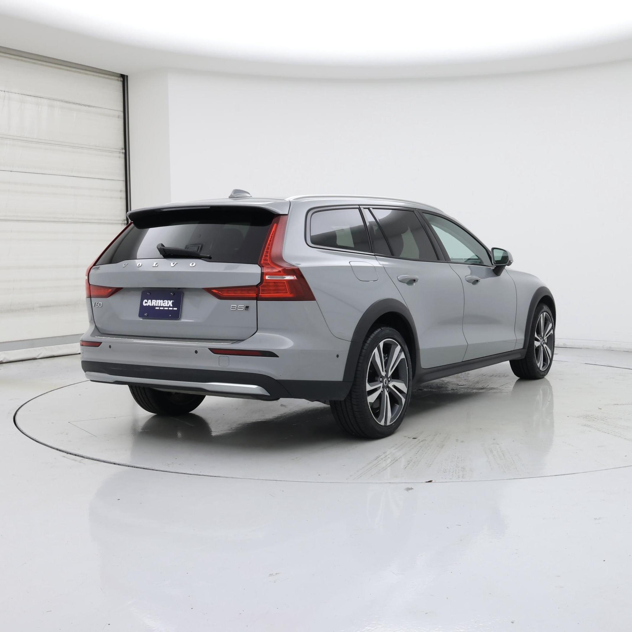 Thumbnail: 2025 Volvo S60 - 8