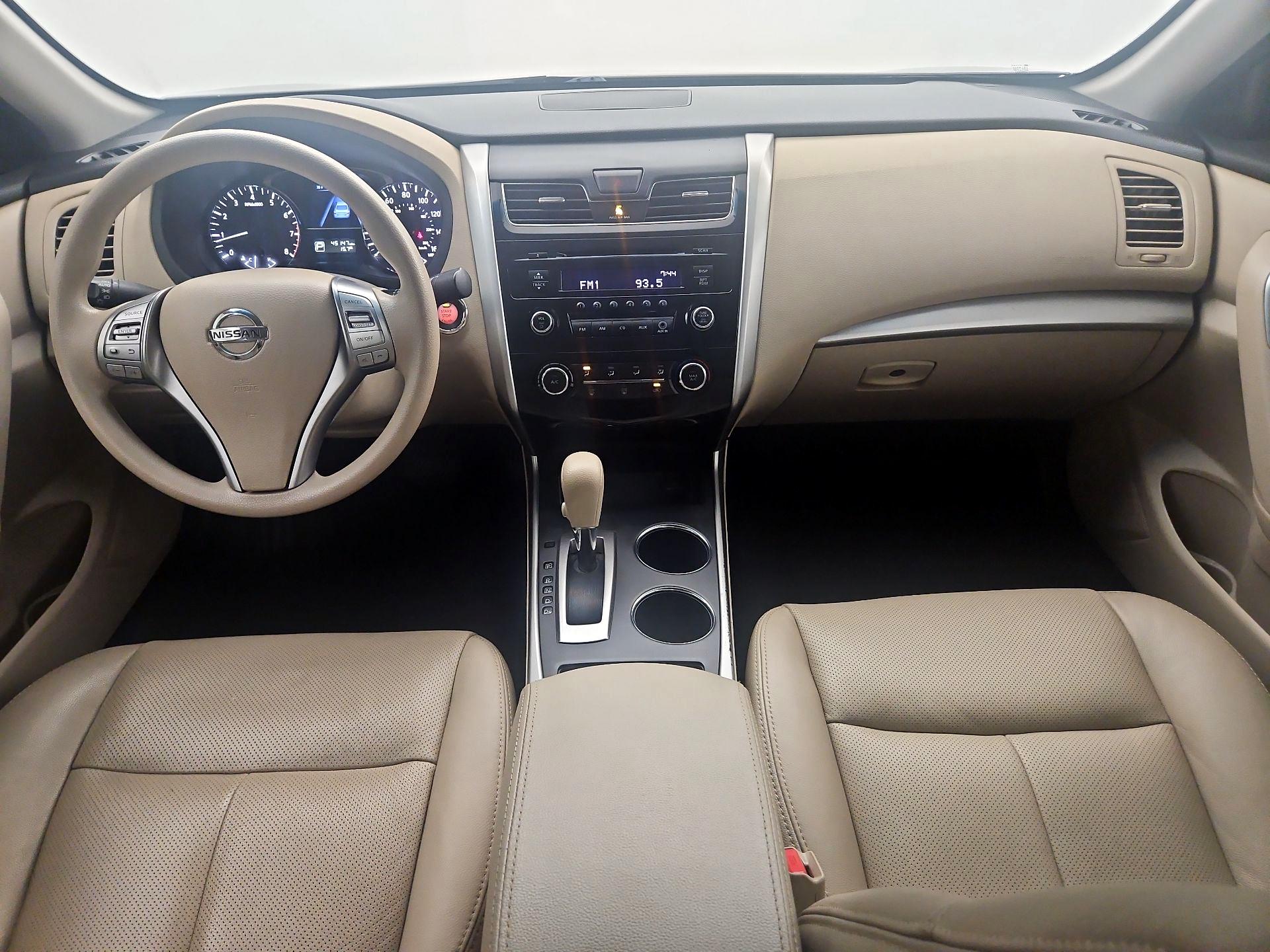 Thumbnail: 2015 Nissan Altima - 9