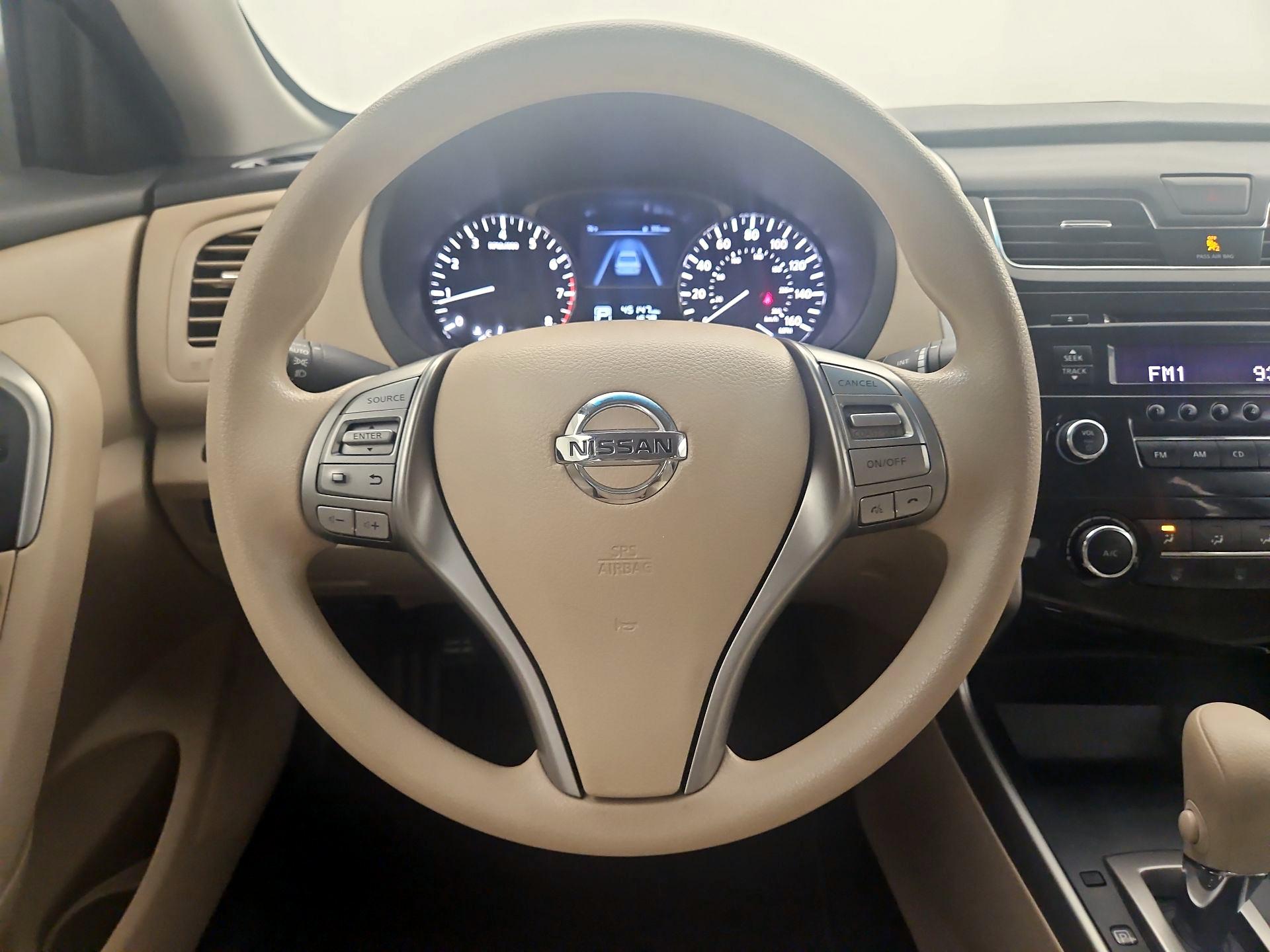 Thumbnail: 2015 Nissan Altima - 10