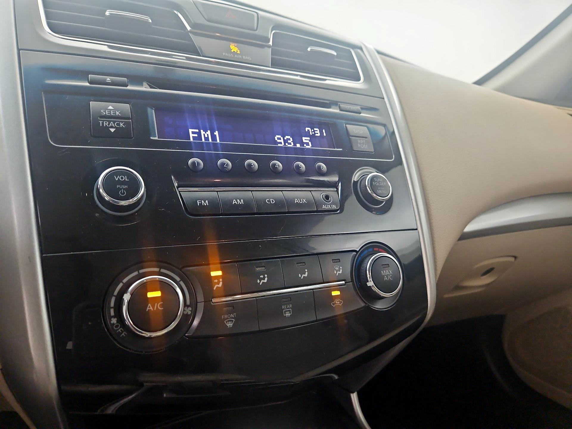 Thumbnail: 2015 Nissan Altima - 15