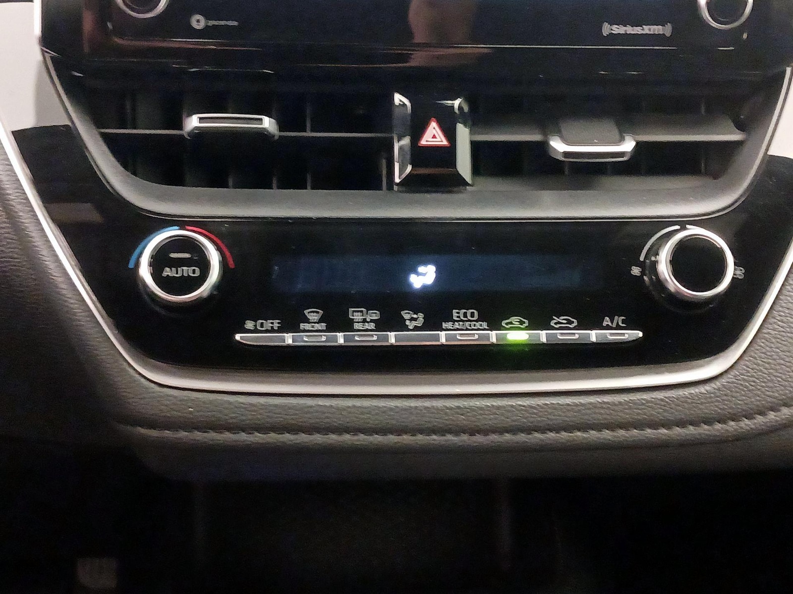 2021 Toyota Corolla SE - Photo 17