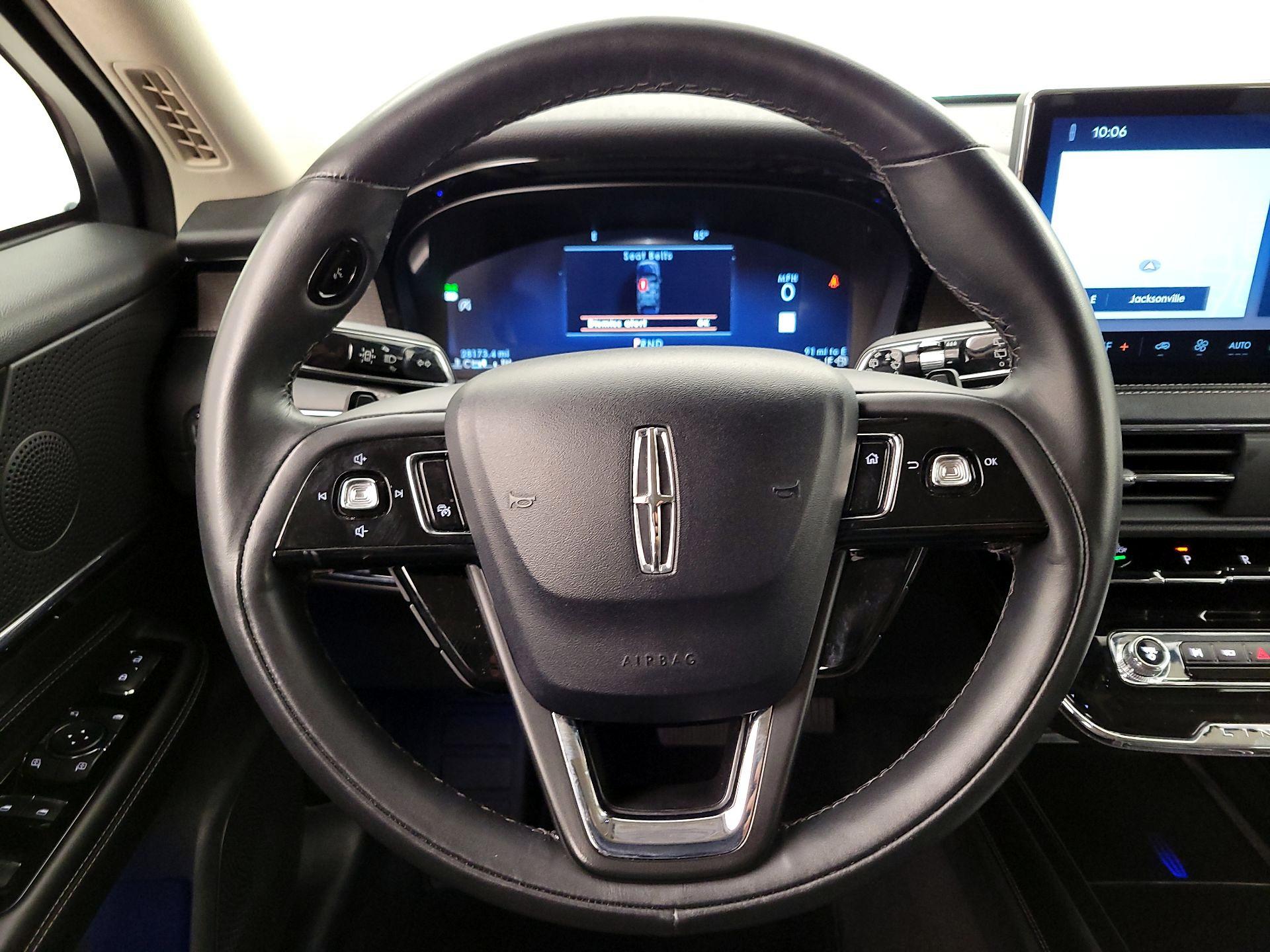 Thumbnail: 2023 Lincoln Corsair - 10