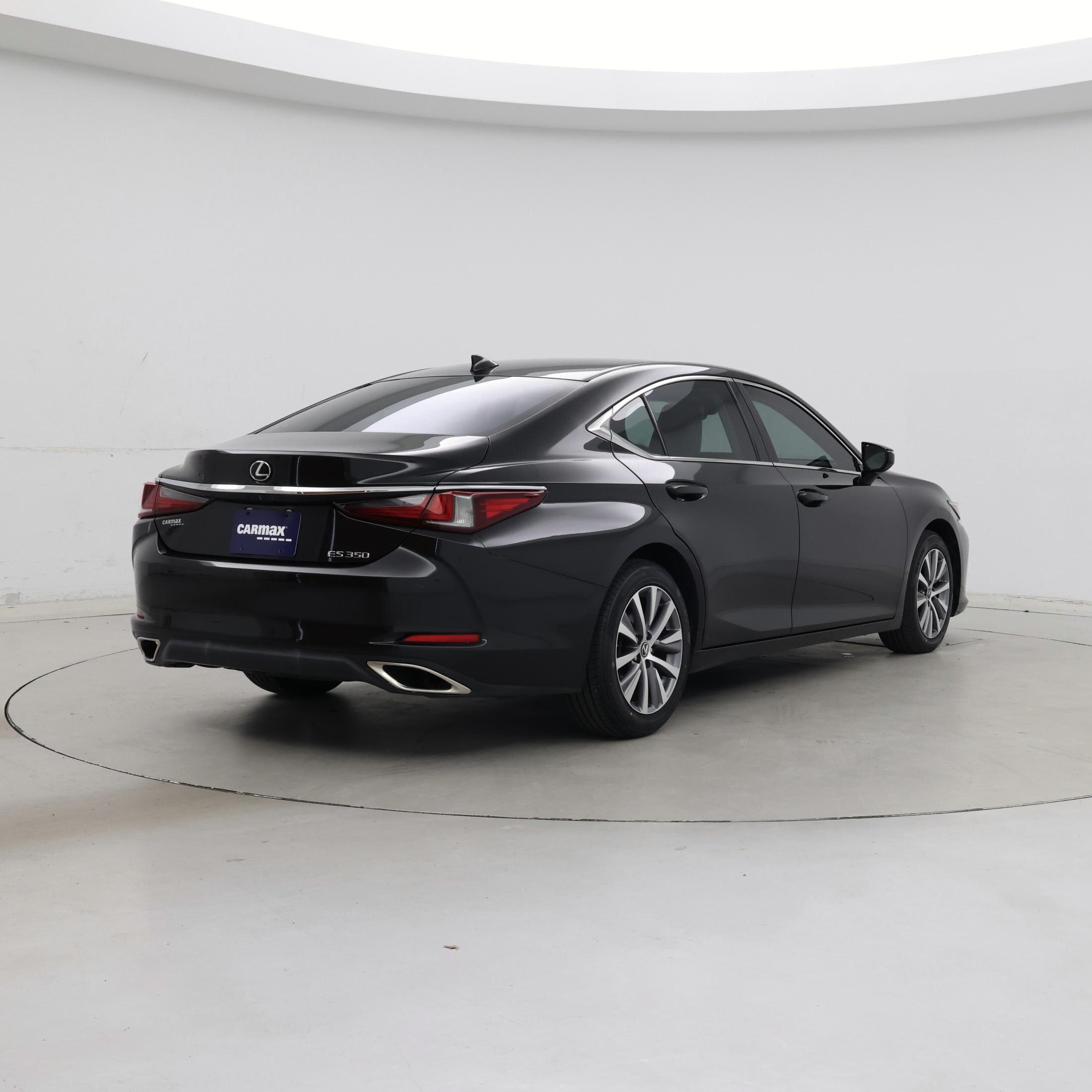 Thumbnail: 2020 Lexus ES - 8