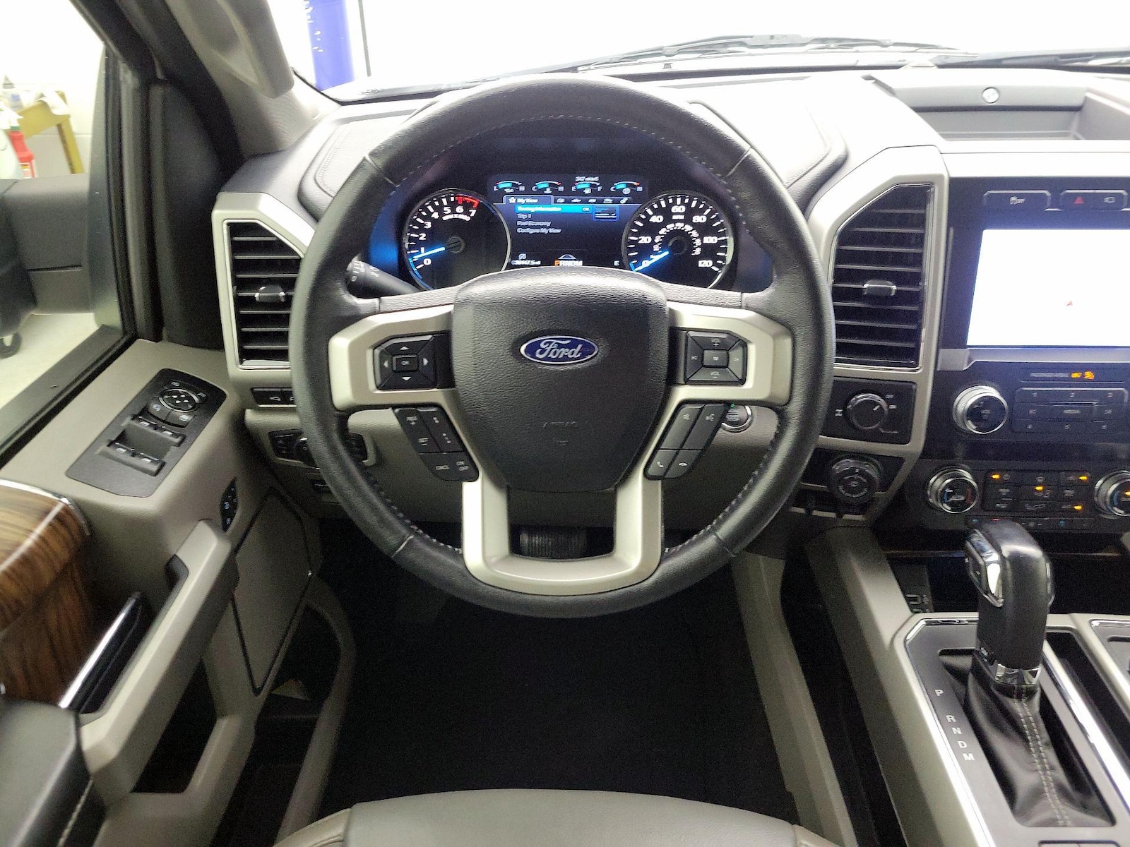 2020 Ford F-150 Lariat - Photo 11