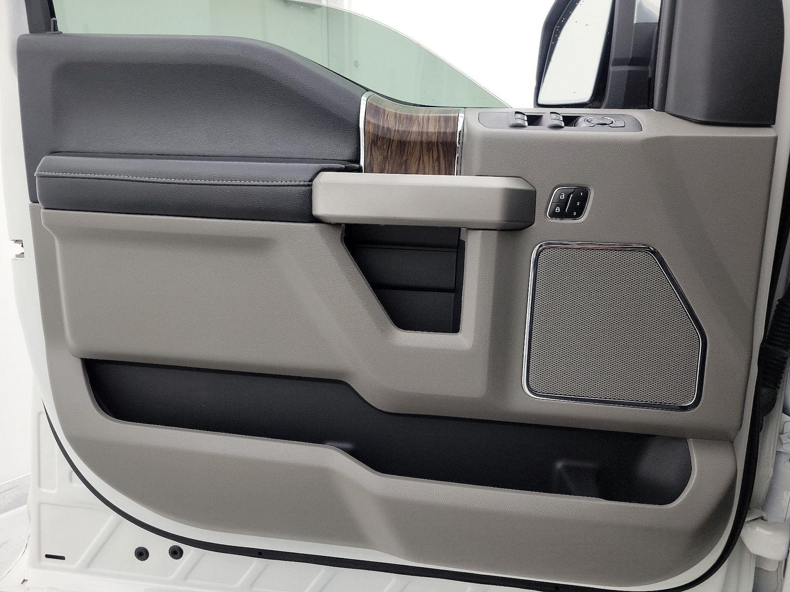2020 Ford F-150 Lariat - Photo 13