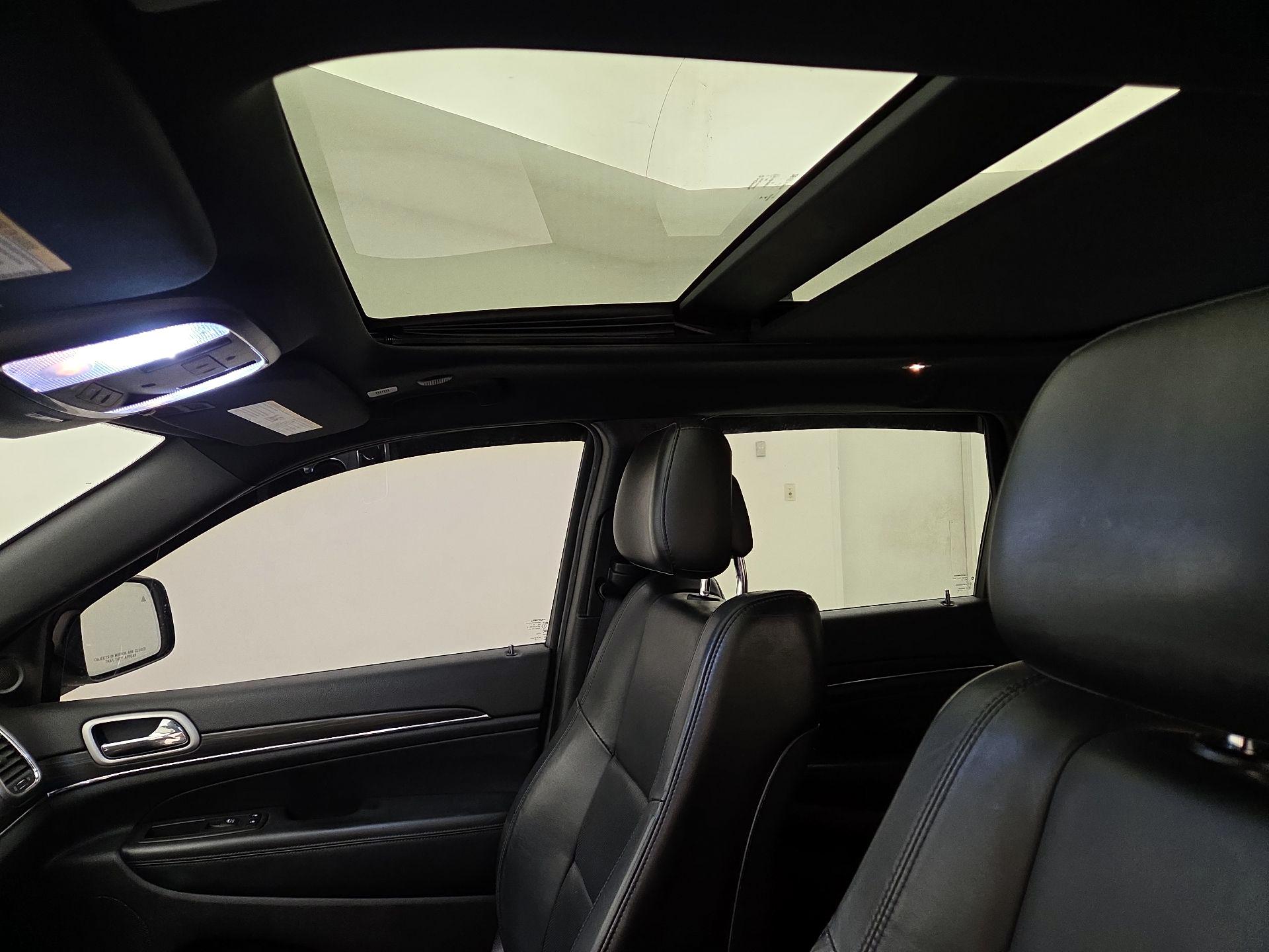 Thumbnail: 2020 Jeep Grand Cherokee - 20