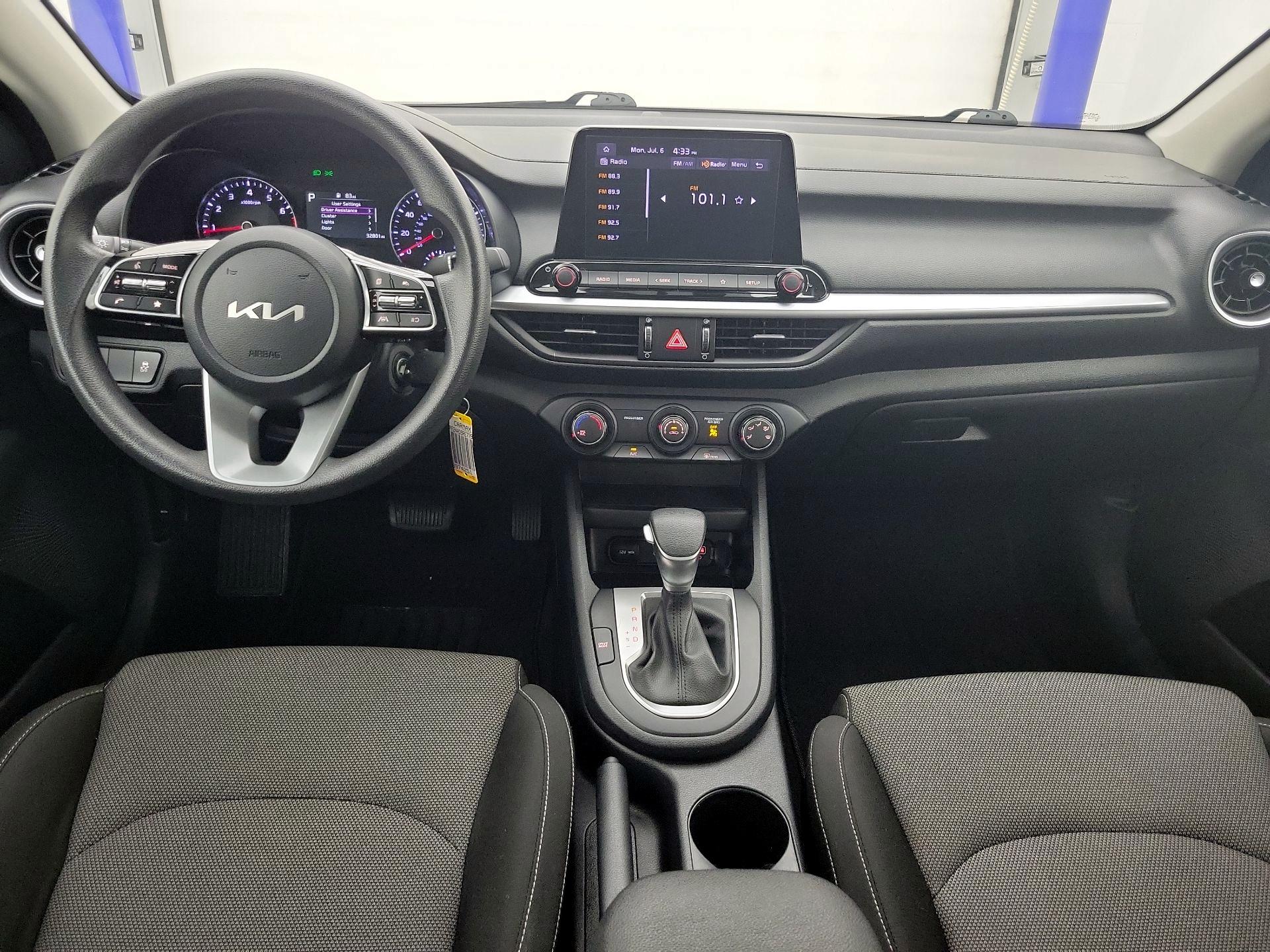 Thumbnail: 2024 Kia Forte - 9