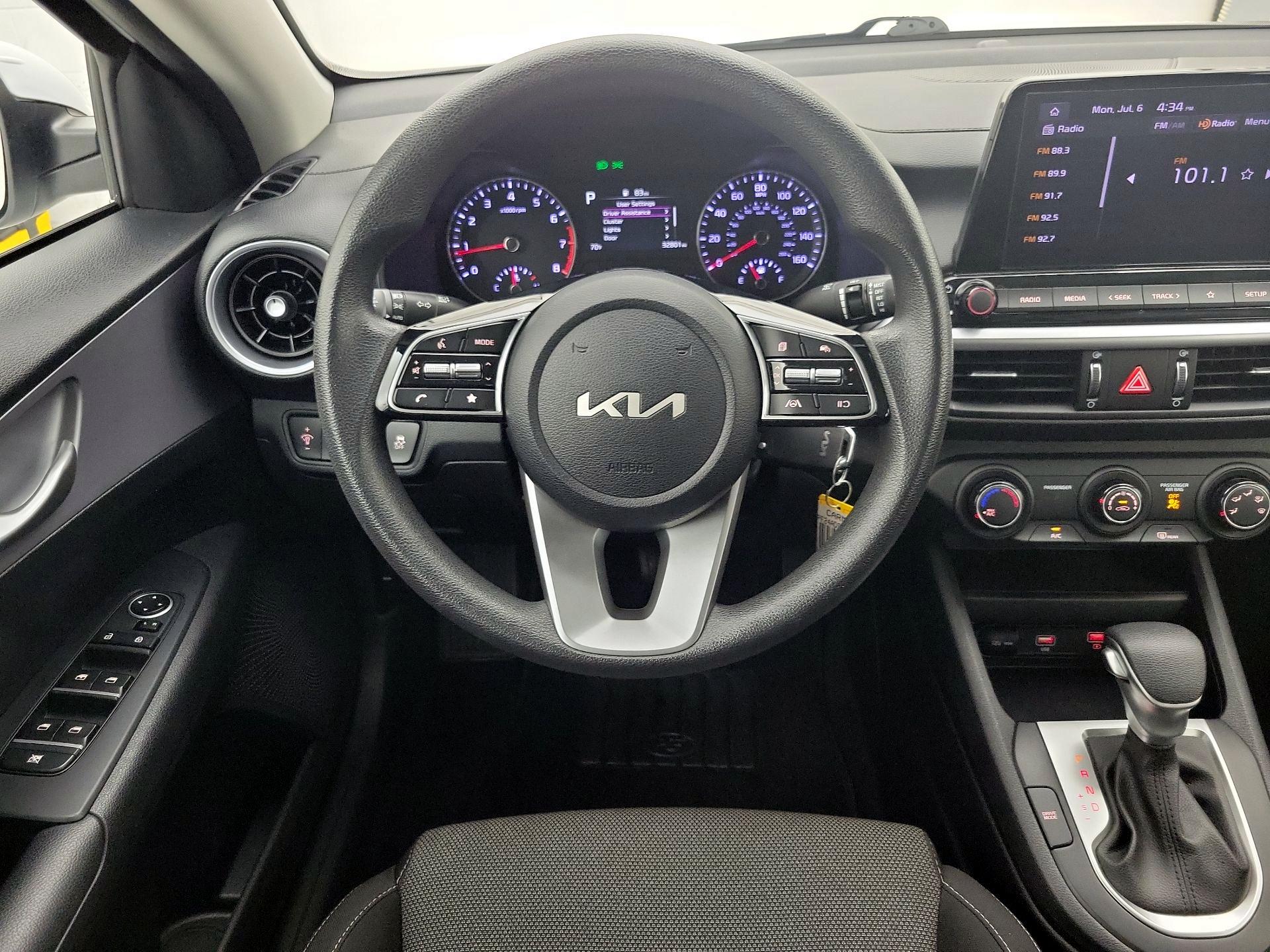 Thumbnail: 2024 Kia Forte - 10
