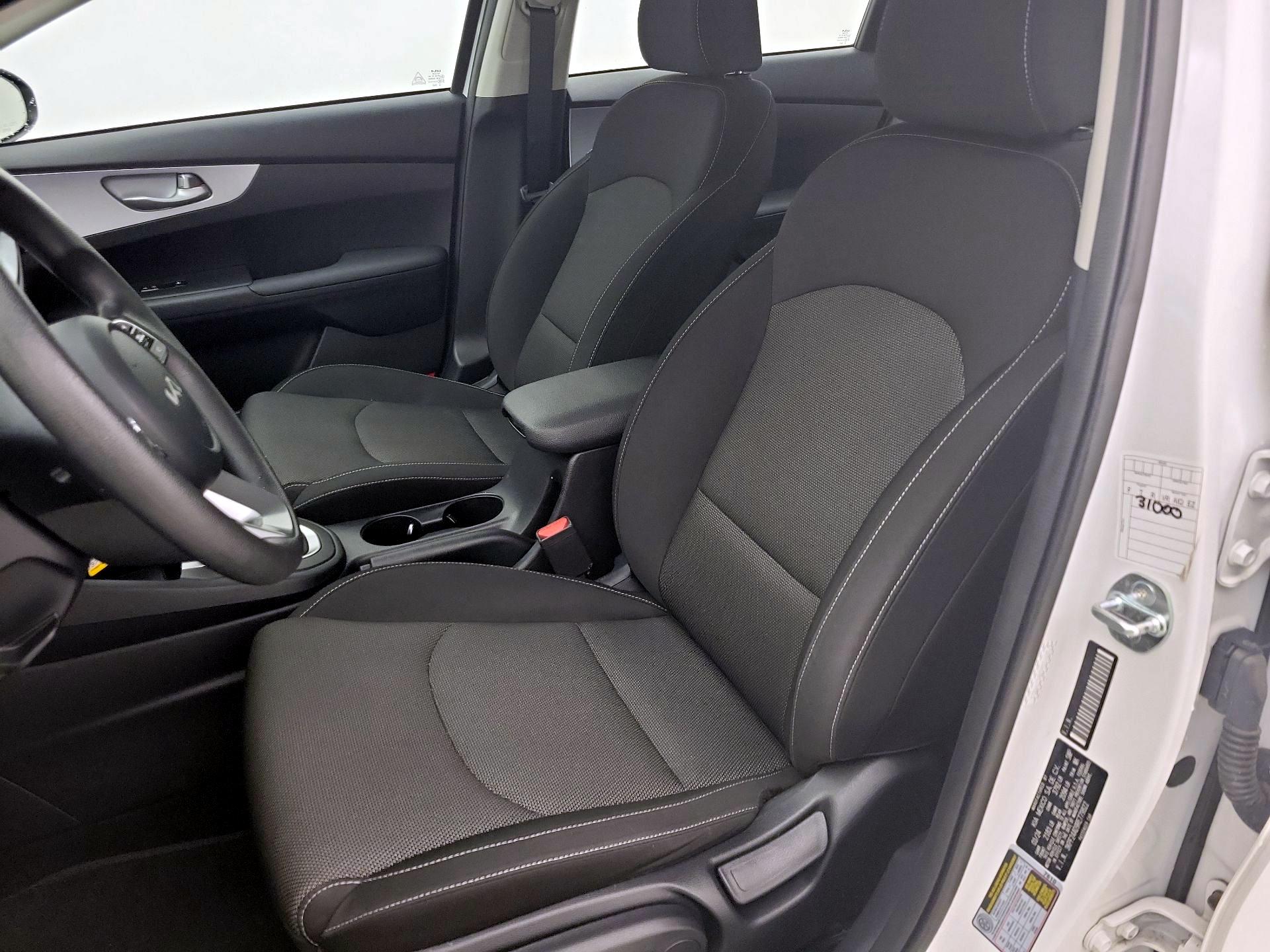 Thumbnail: 2024 Kia Forte - 11