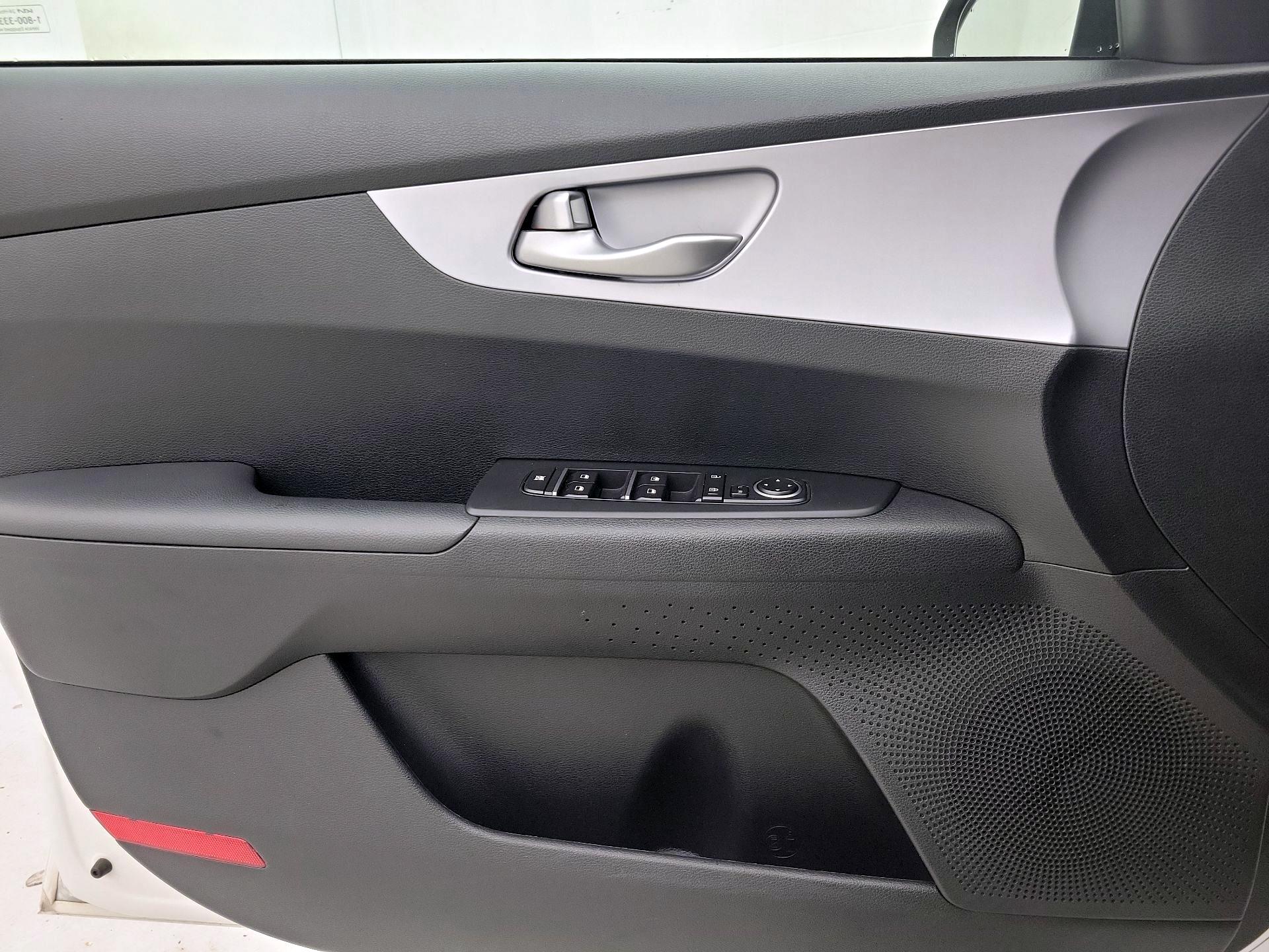 Thumbnail: 2024 Kia Forte - 12