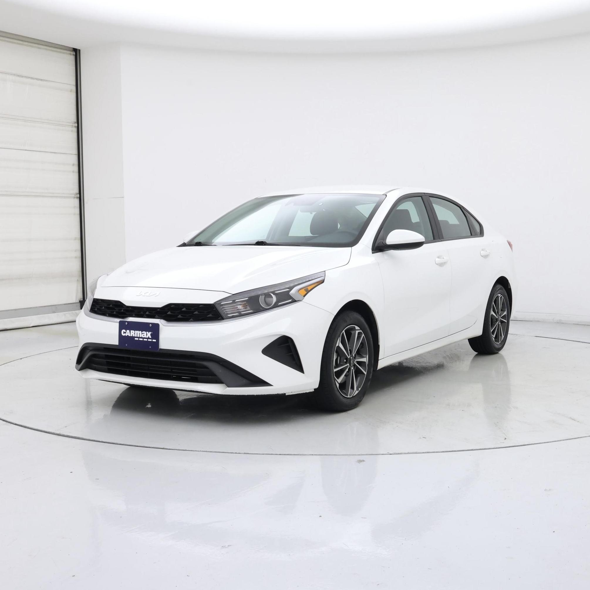 Thumbnail: 2024 Kia Forte - 4