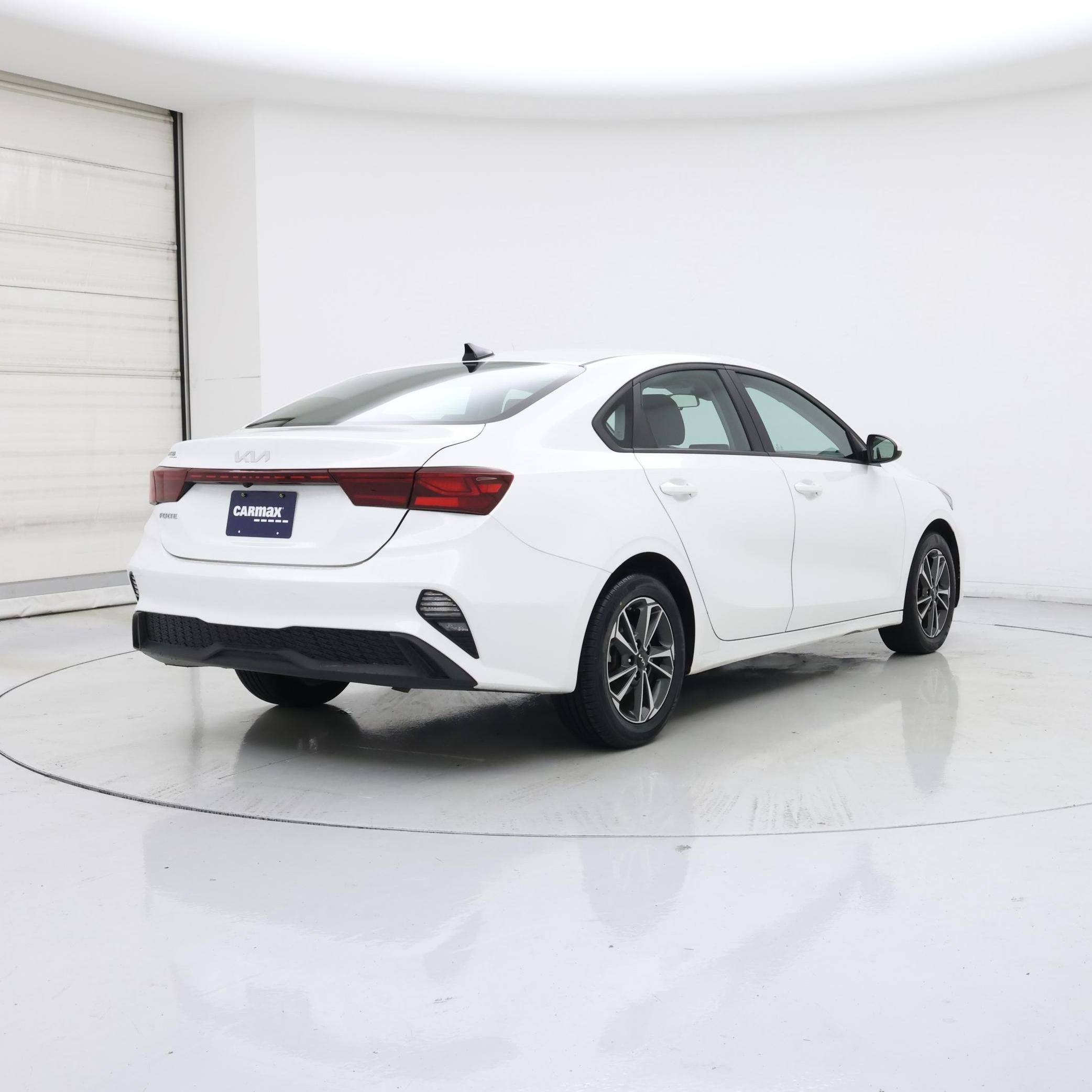 Thumbnail: 2024 Kia Forte - 8