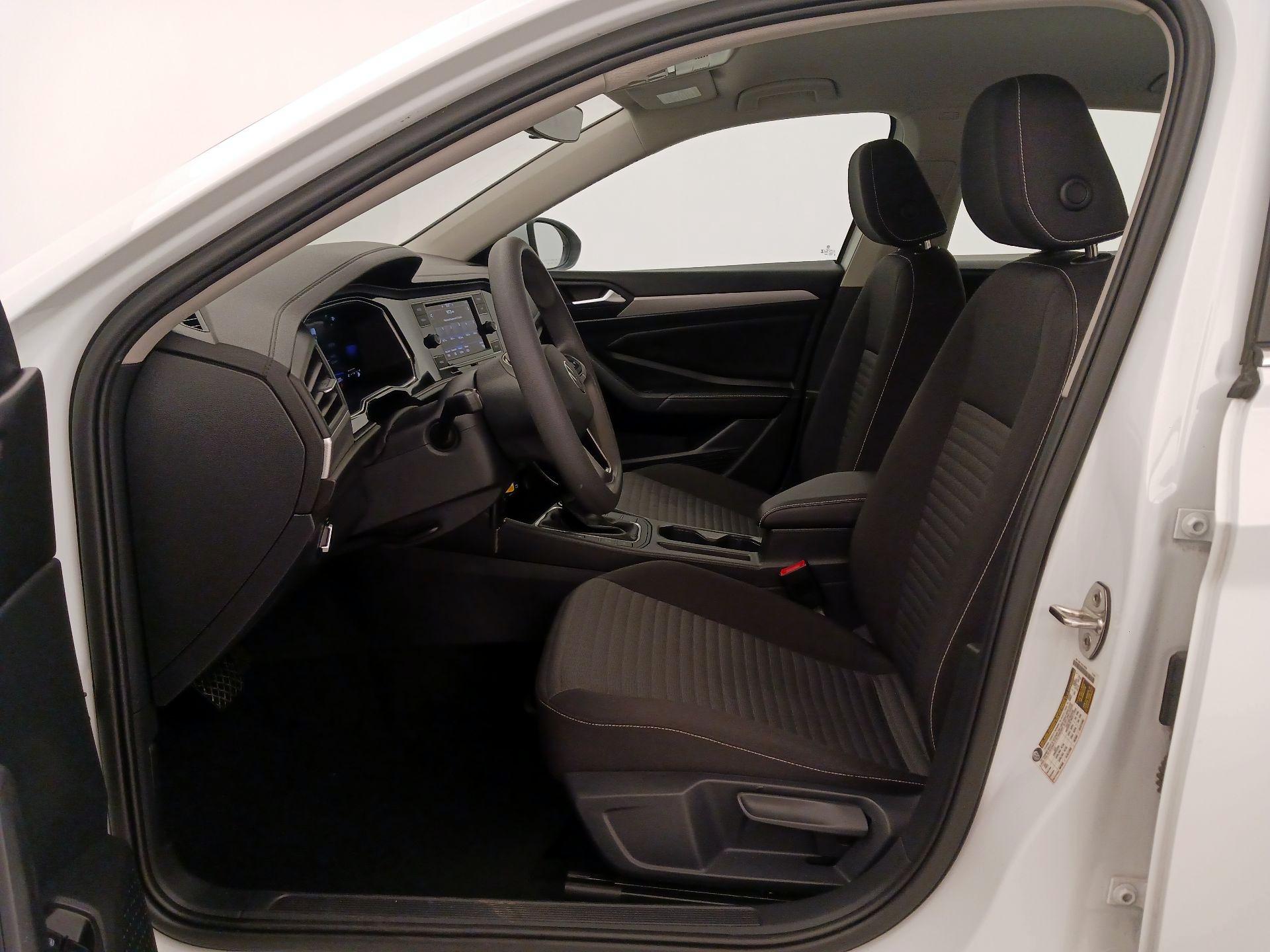 Thumbnail: 2023 Volkswagen Jetta - 11