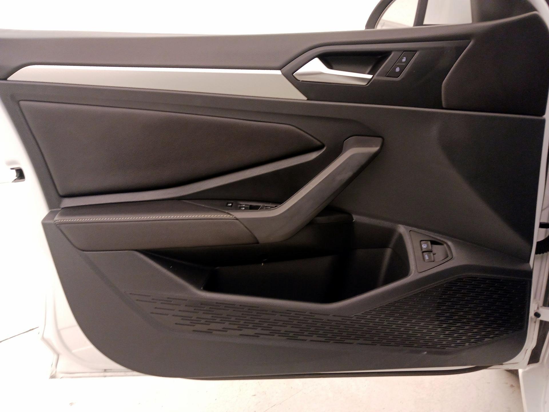 Thumbnail: 2023 Volkswagen Jetta - 12