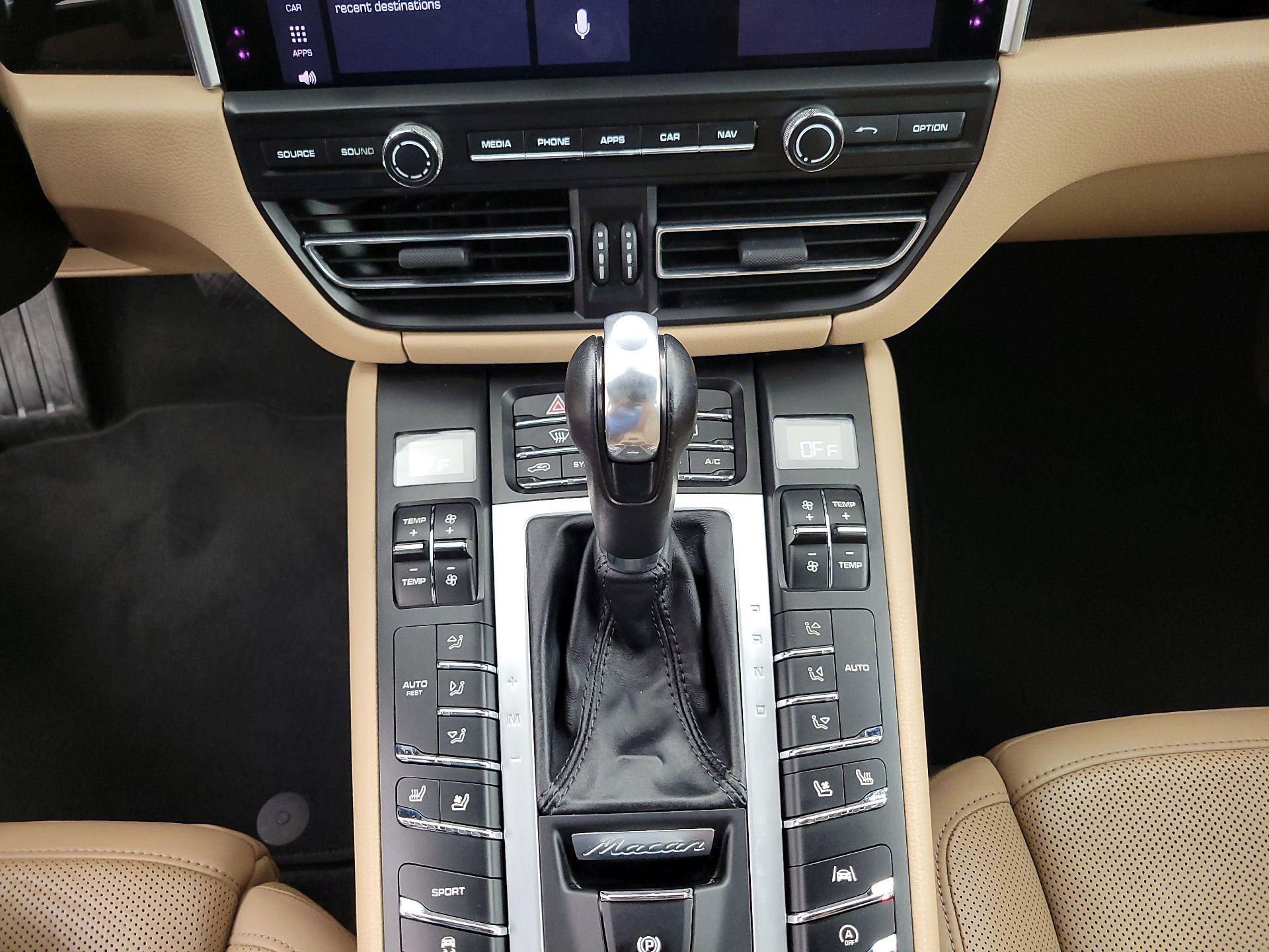 Thumbnail: 2020 Porsche Macan - 18