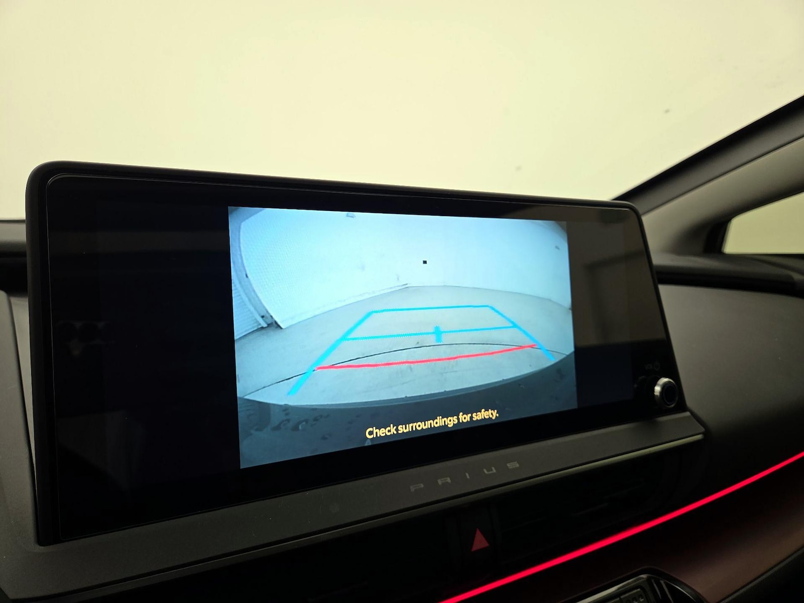 2025 Toyota Prius XSE - Photo 15