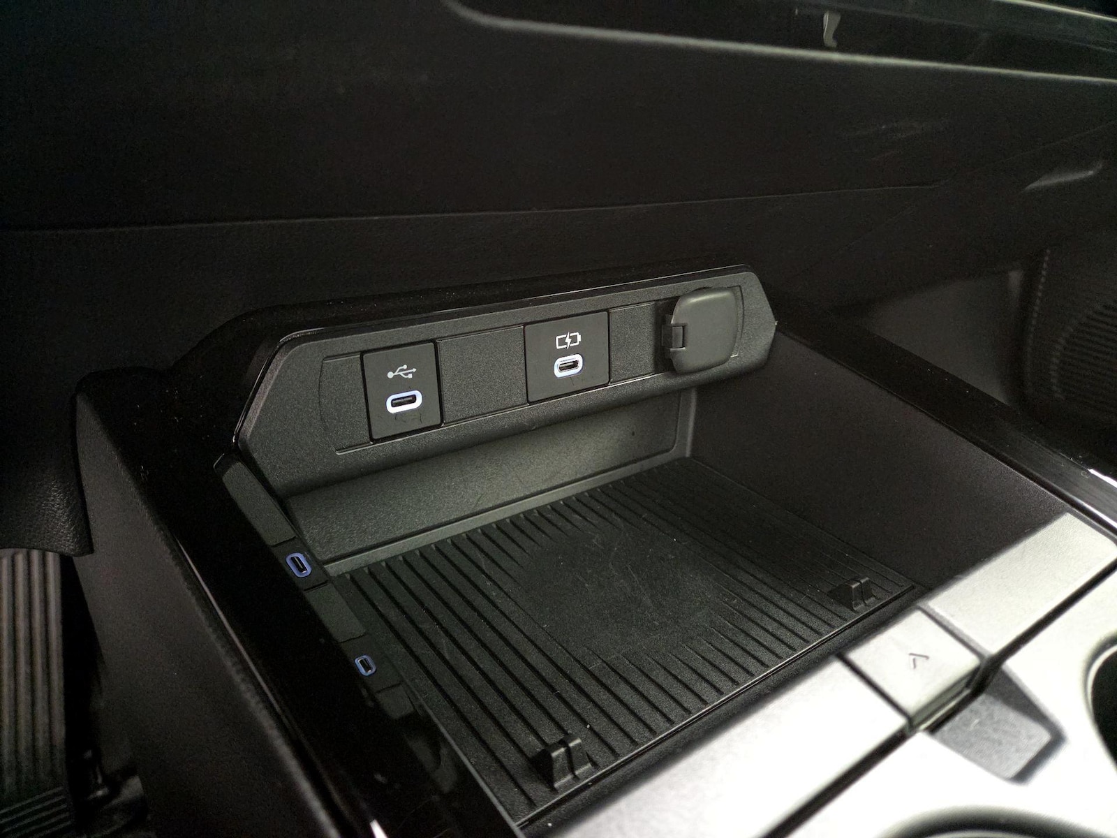 2025 Toyota Prius XSE - Photo 19