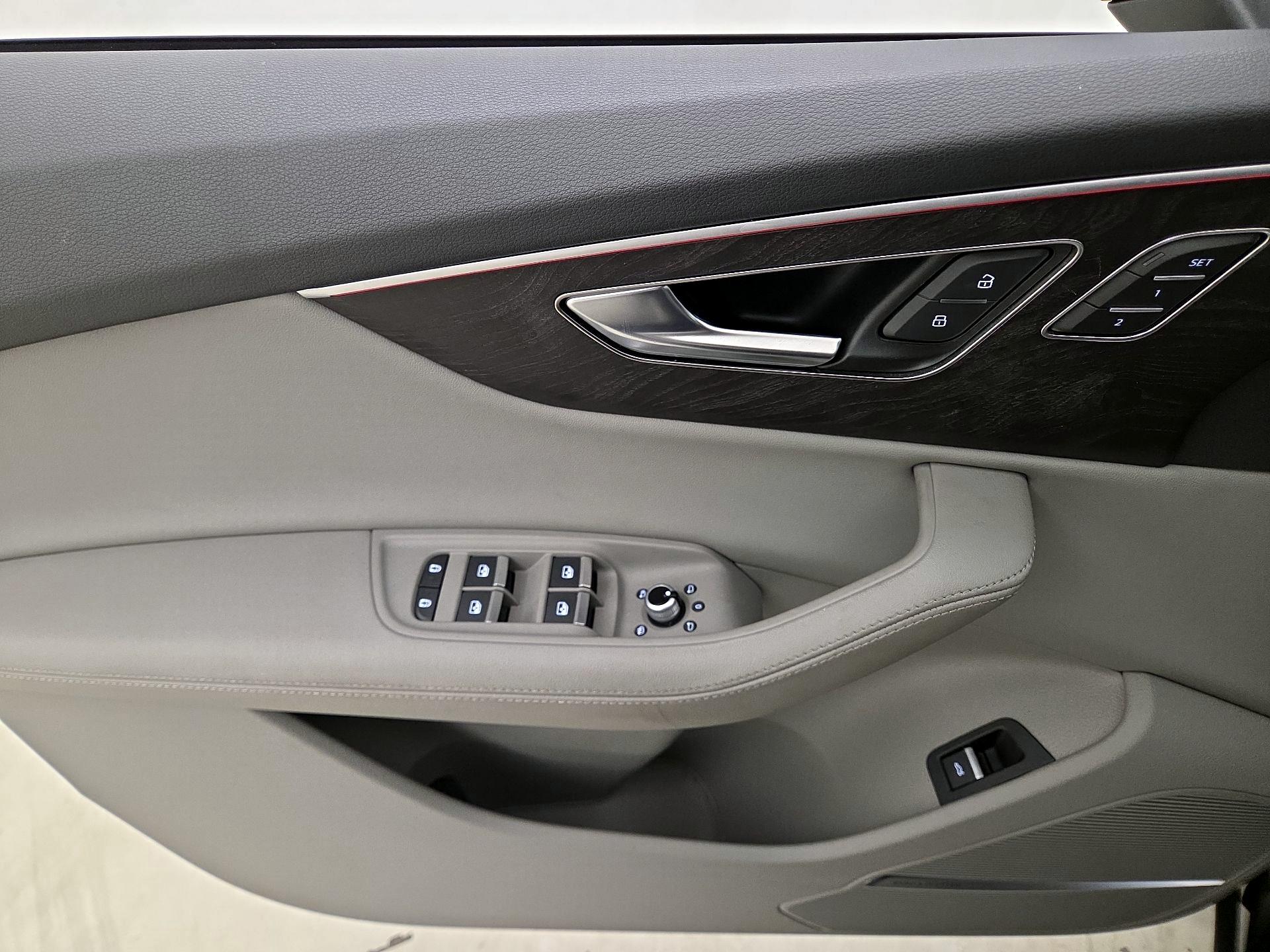 Thumbnail: 2023 Audi Q7 - 12