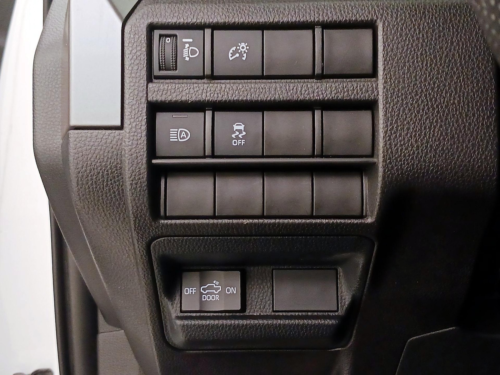 2024 Toyota Tacoma SR5 - Photo 14