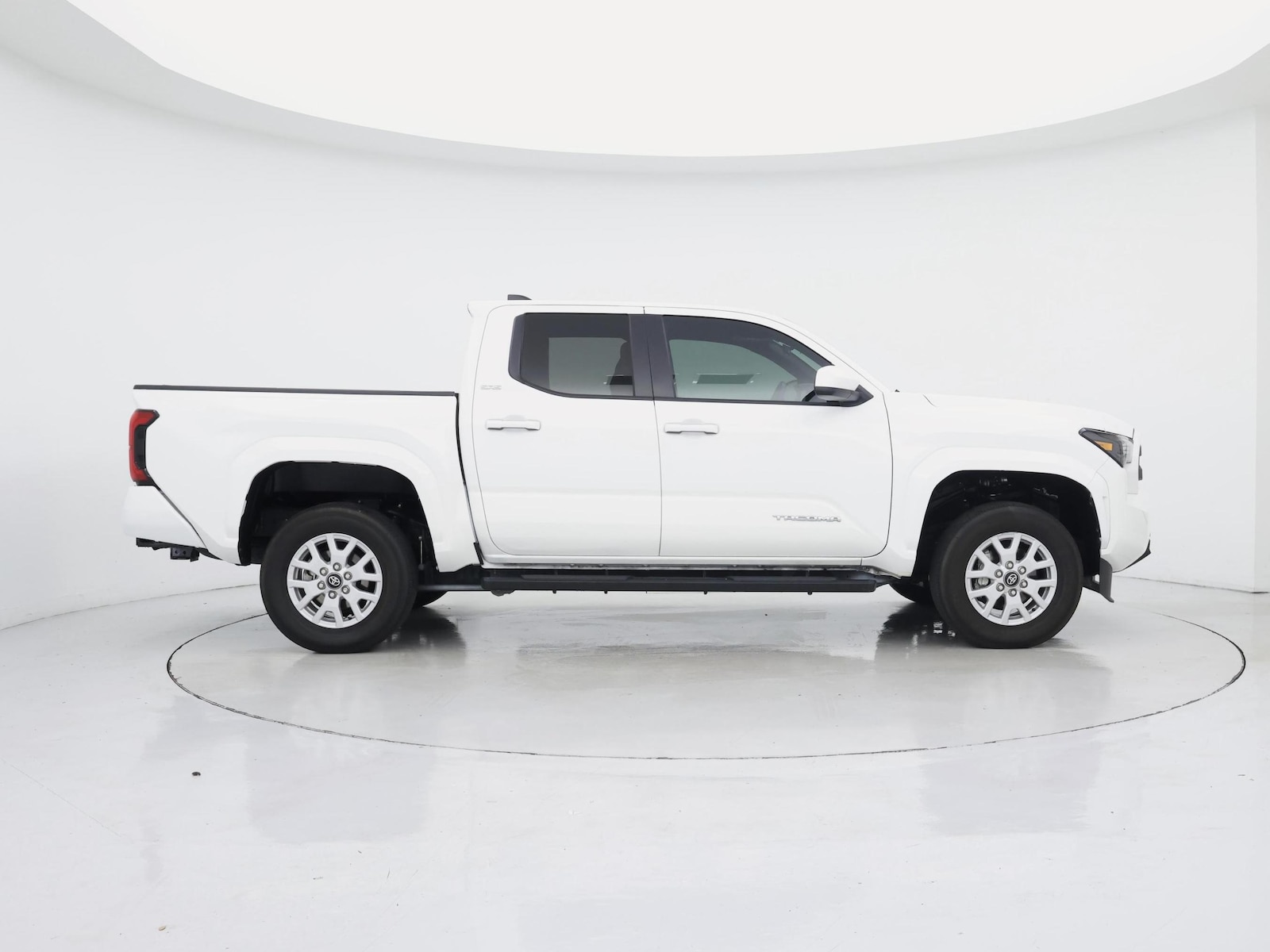 2024 Toyota Tacoma SR5 - Photo 8