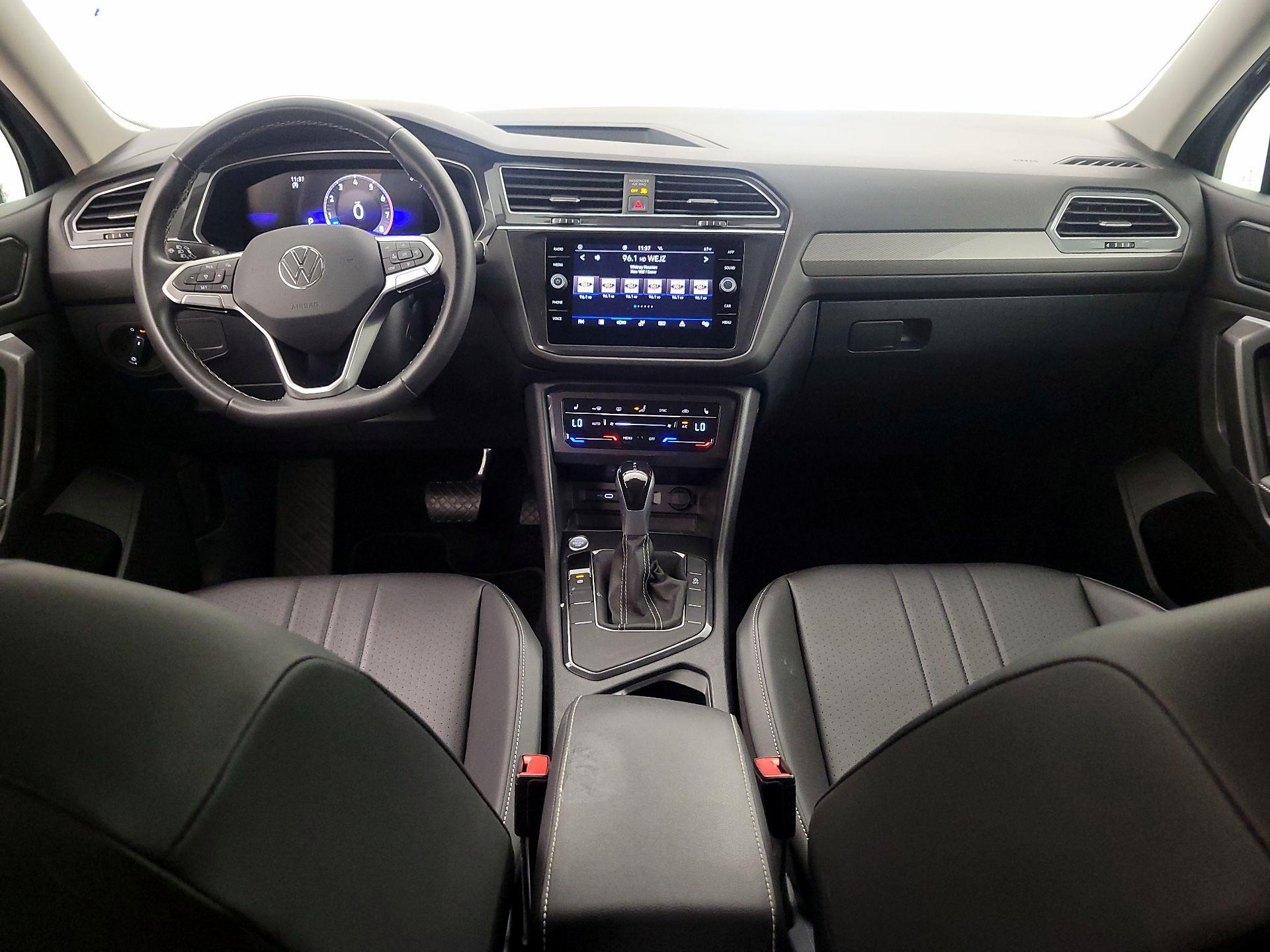 Thumbnail: 2023 Volkswagen Tiguan - 9