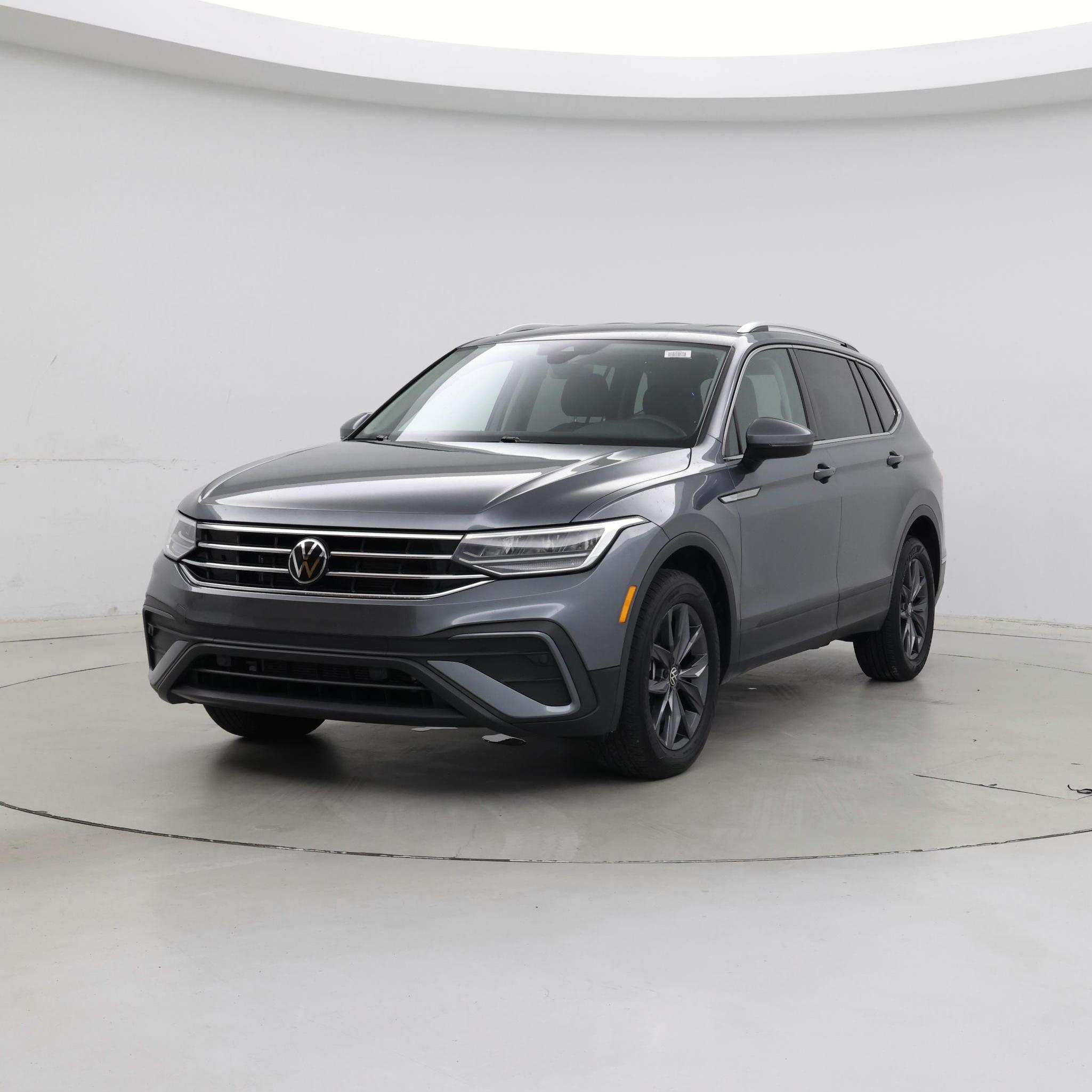 Thumbnail: 2023 Volkswagen Tiguan - 4