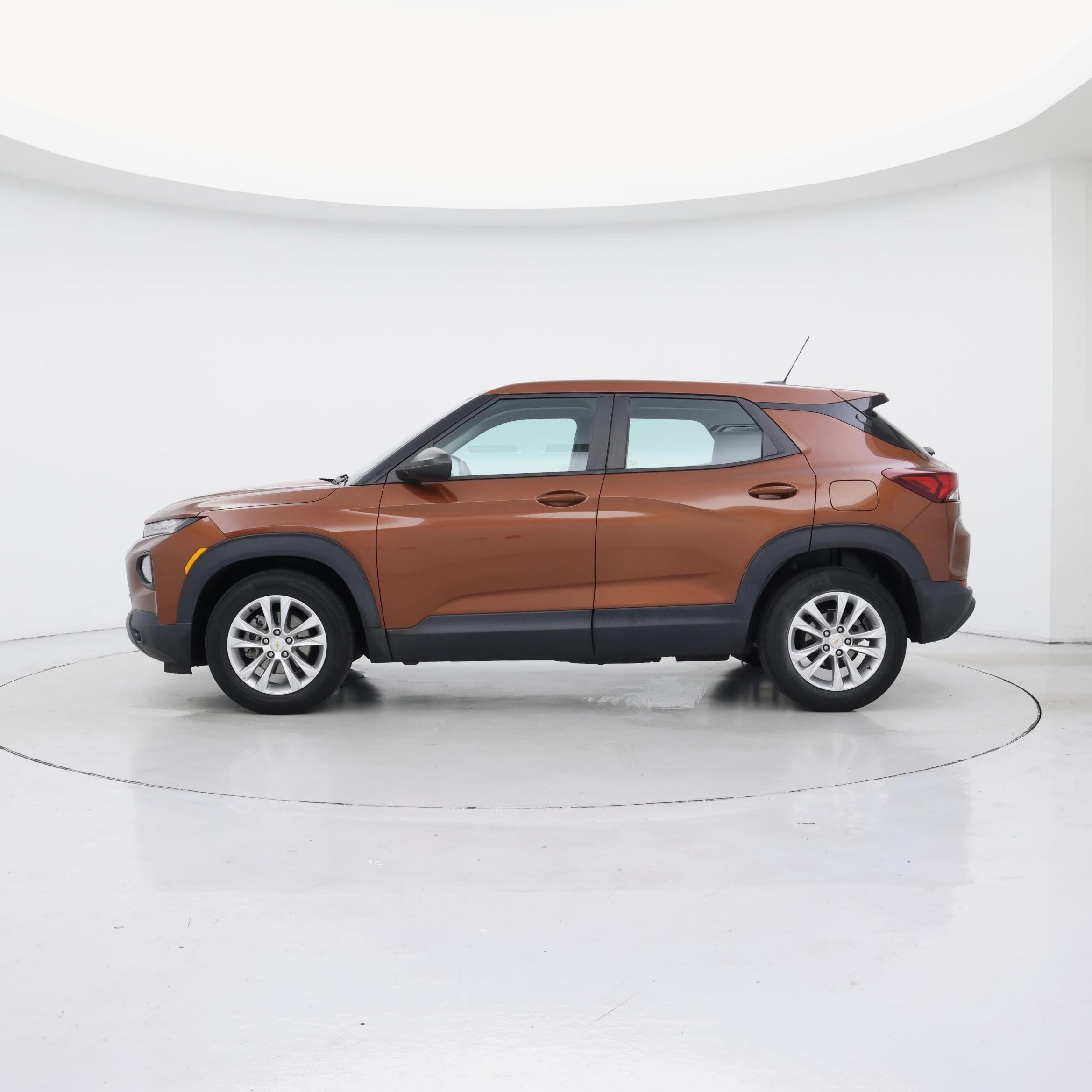 Thumbnail: 2021 Chevrolet TrailBlazer - 3