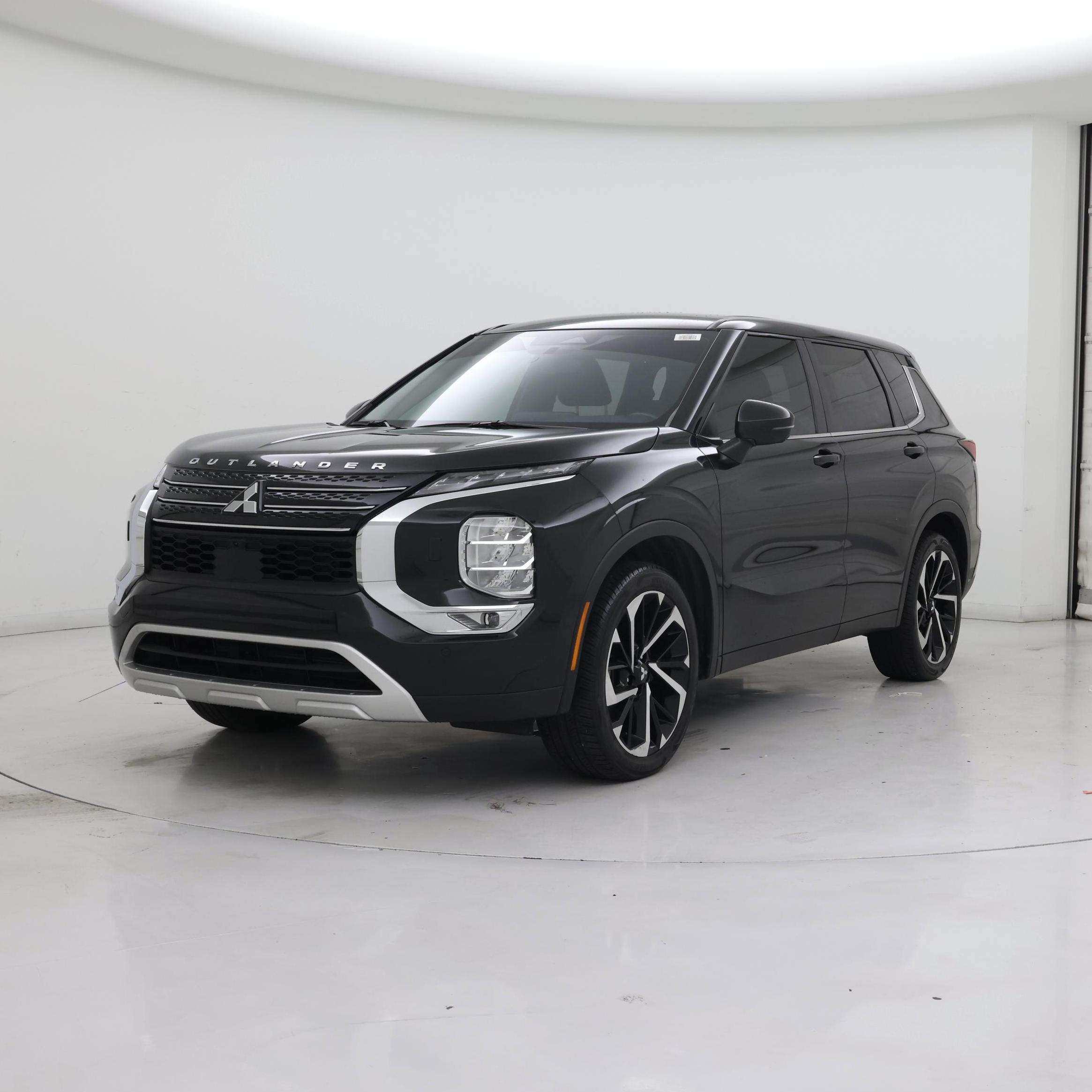Thumbnail: 2024 Mitsubishi Outlander - 4
