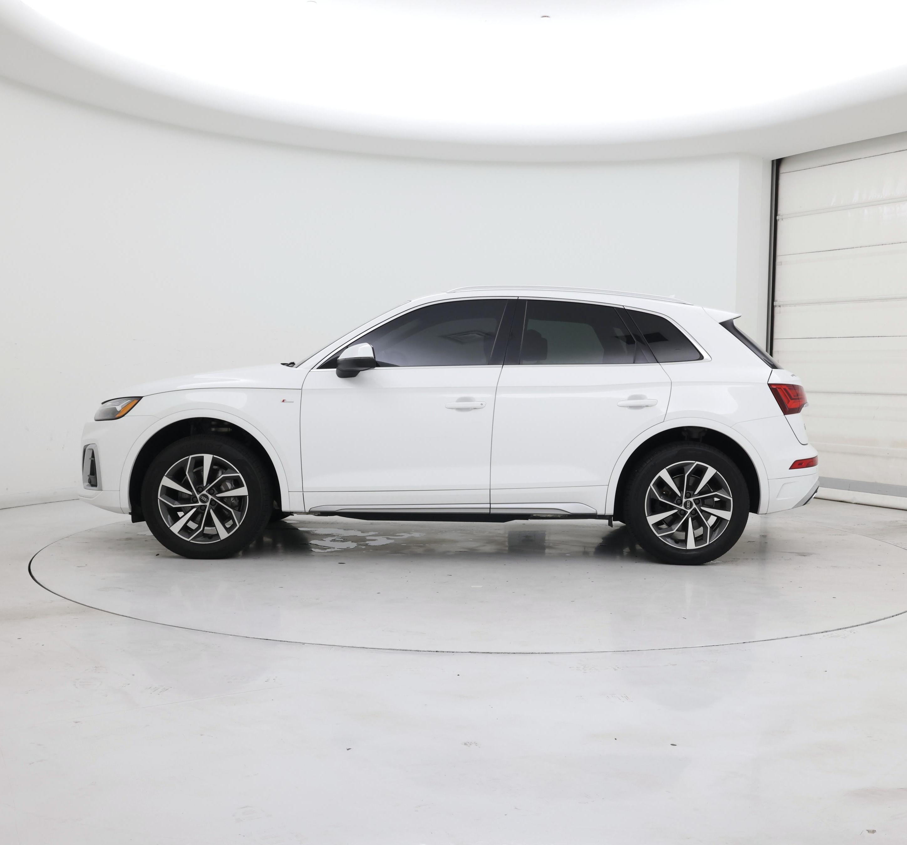 Thumbnail: 2022 Audi Q5 - 3