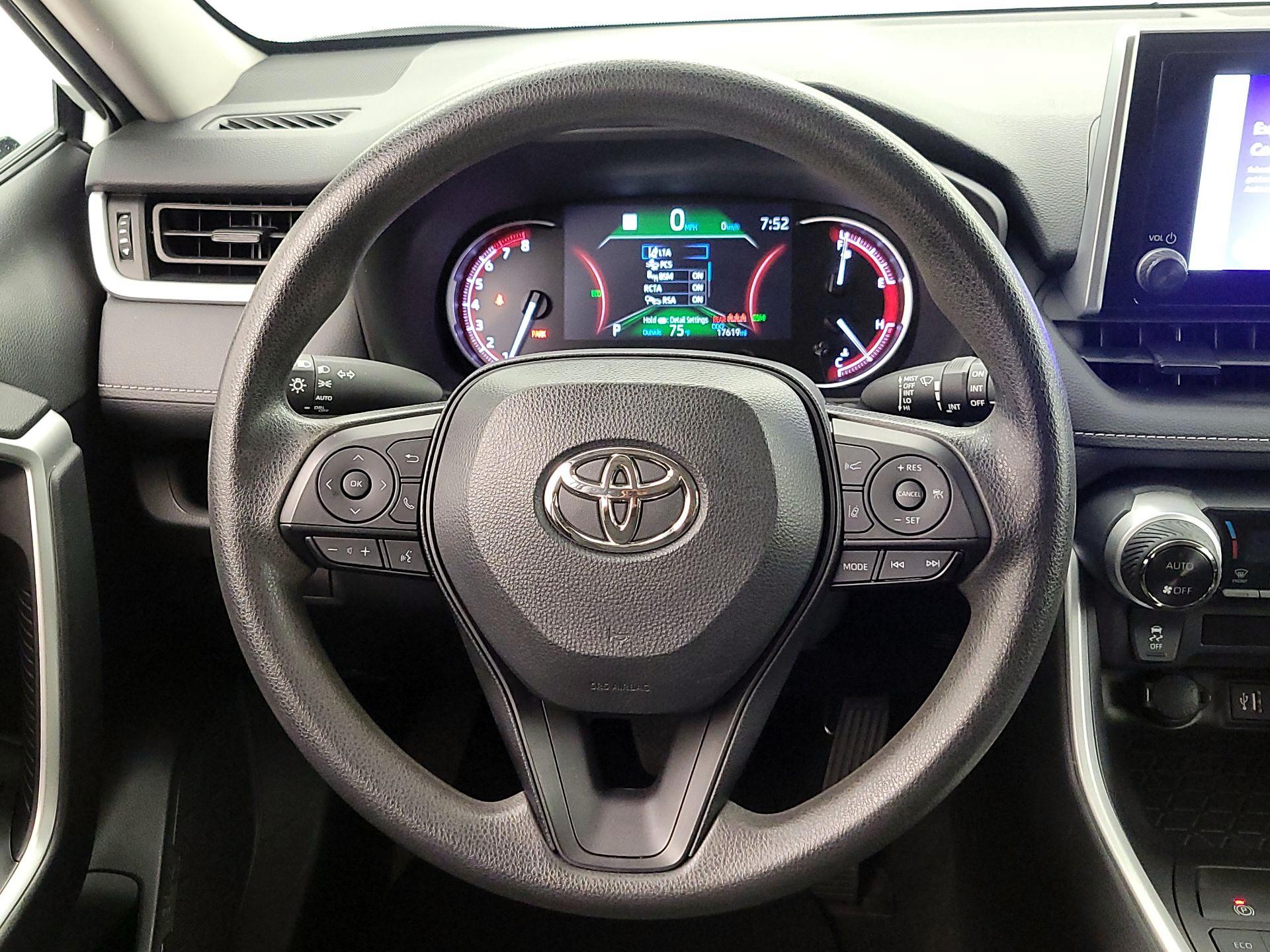 Thumbnail: 2024 Toyota RAV4 - 10