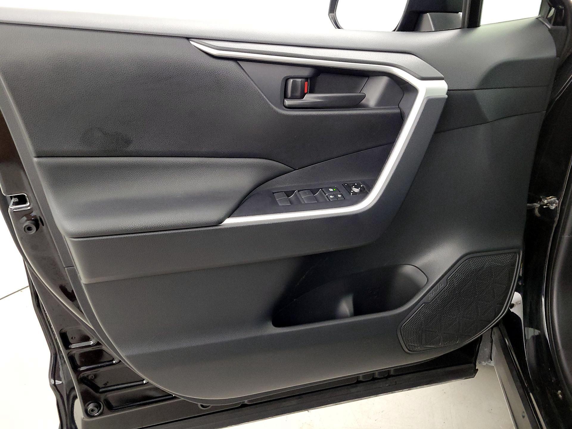Thumbnail: 2023 Toyota RAV4 - 12